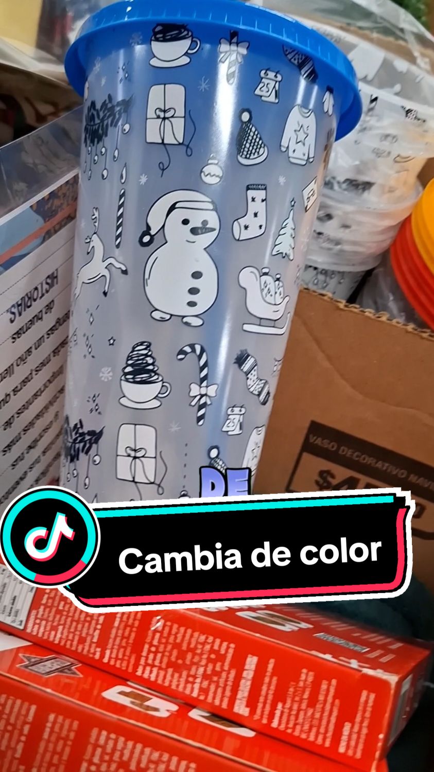 Un vaso que cambia de color 😱 #vaso #cambiadecolor #humor #tiendas3b #irrepetibles #fyp #curiosidades #temporada #probandoproductos #trastes #virals #hazmeviraltiktok #3b #productosnuevos #probandocosasnuevas #navidad #cosasnavideñas #tiktokhazmeviral #fyp 