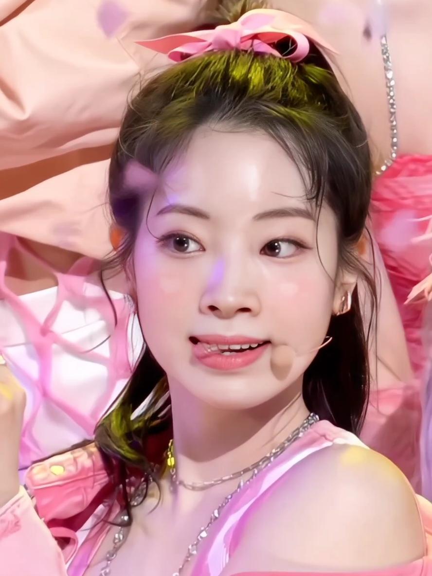 dahyun fancam #dahyun #fancam #fancams #fyp #viral #trending #seu1g #kpop #twice 