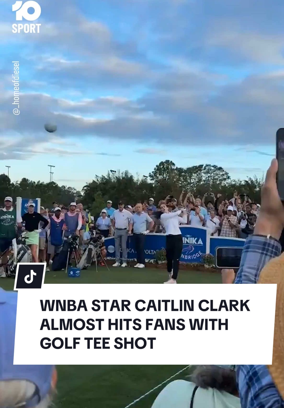 Don’t worry Caitlin, we’ve ALL been there... just not in front of hundreds of people 🤣😬⛳ WNBA star Caitlin Clark had an unfortunate mishap on the golf course, with a tee shot at an LPGA Pro-Am going askew into a group of spectators just metres away. Some were quick to duck for cover as the golf ball hurtled towards them. Clark immediately saw the humour of the situation and shouted out a quick “sorry” to the fans. Luckily, she had a second ball handy and was able to strike sweetly, despite pulling slightly to the left. #caitlinclark #lpga #teeshot #proam #annikalpga #golf #driver #WNBA #indianafever #10sport