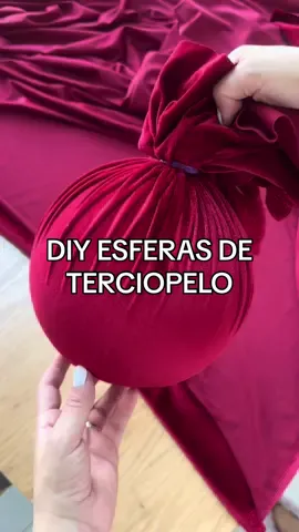 Respuesta a @Nelly Cocinando Aquí les dejo el primer tutorial navideño, Son estas esferas que se ven bellísimas y están súper fácil de hacer!  #DIY #navidad #diynavideño #christmas #christmasdiy #esferaterciopelo #christmasdecor #decoracionnavidad #xmas