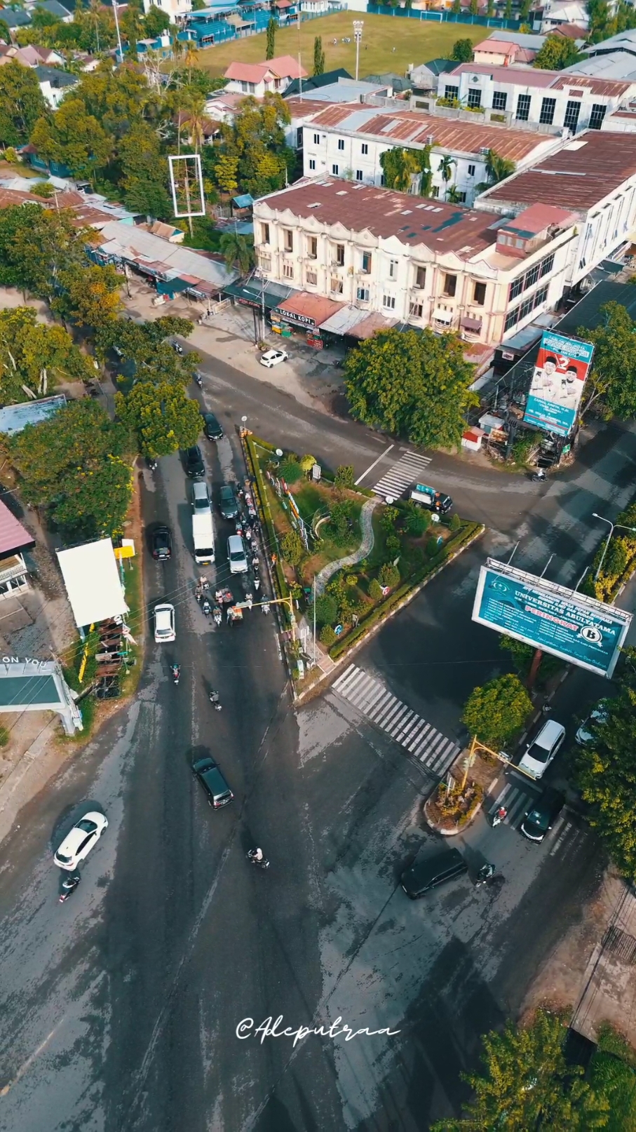 Suasana pagi Simpang BPKP Banda Aceh. #bandaaceh #aceh #acehtourism  #simpangbpkp #city #dronevideo #drone 