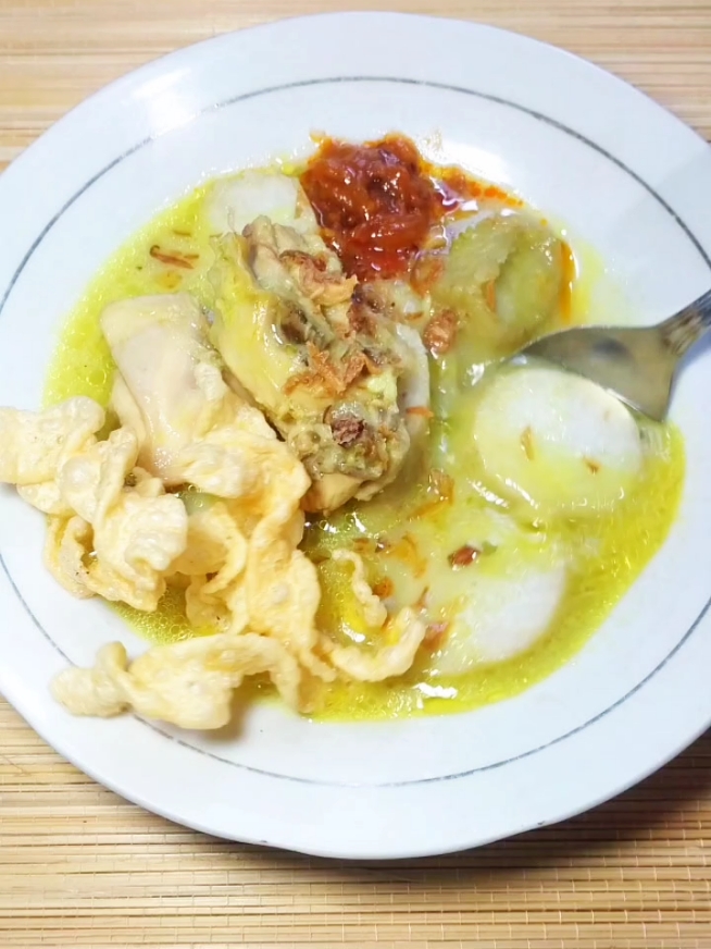 Semoga masih diberi kesehatan, umur panjang untuk merasakan kenikmatan makan opor ayam lebaran tahun depan Aamiinn 🥰 #oporayam #masakanrumahan #opor 