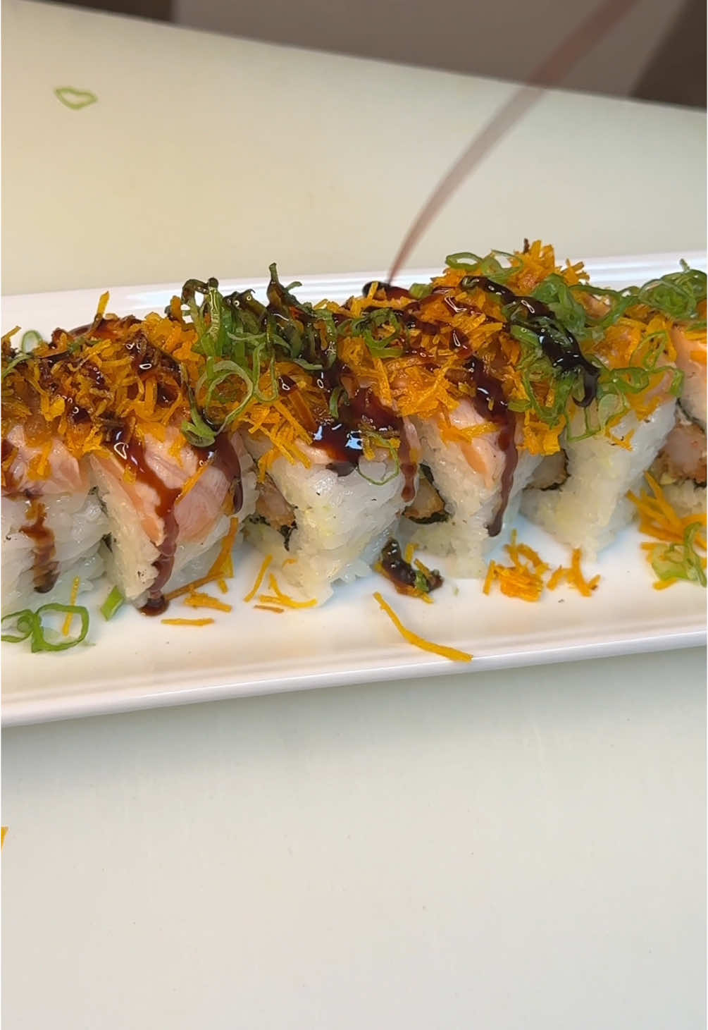 Como le llamarias a este maki? #sushi #makis #sushilover #trend #parati #fyp #sushiroll  