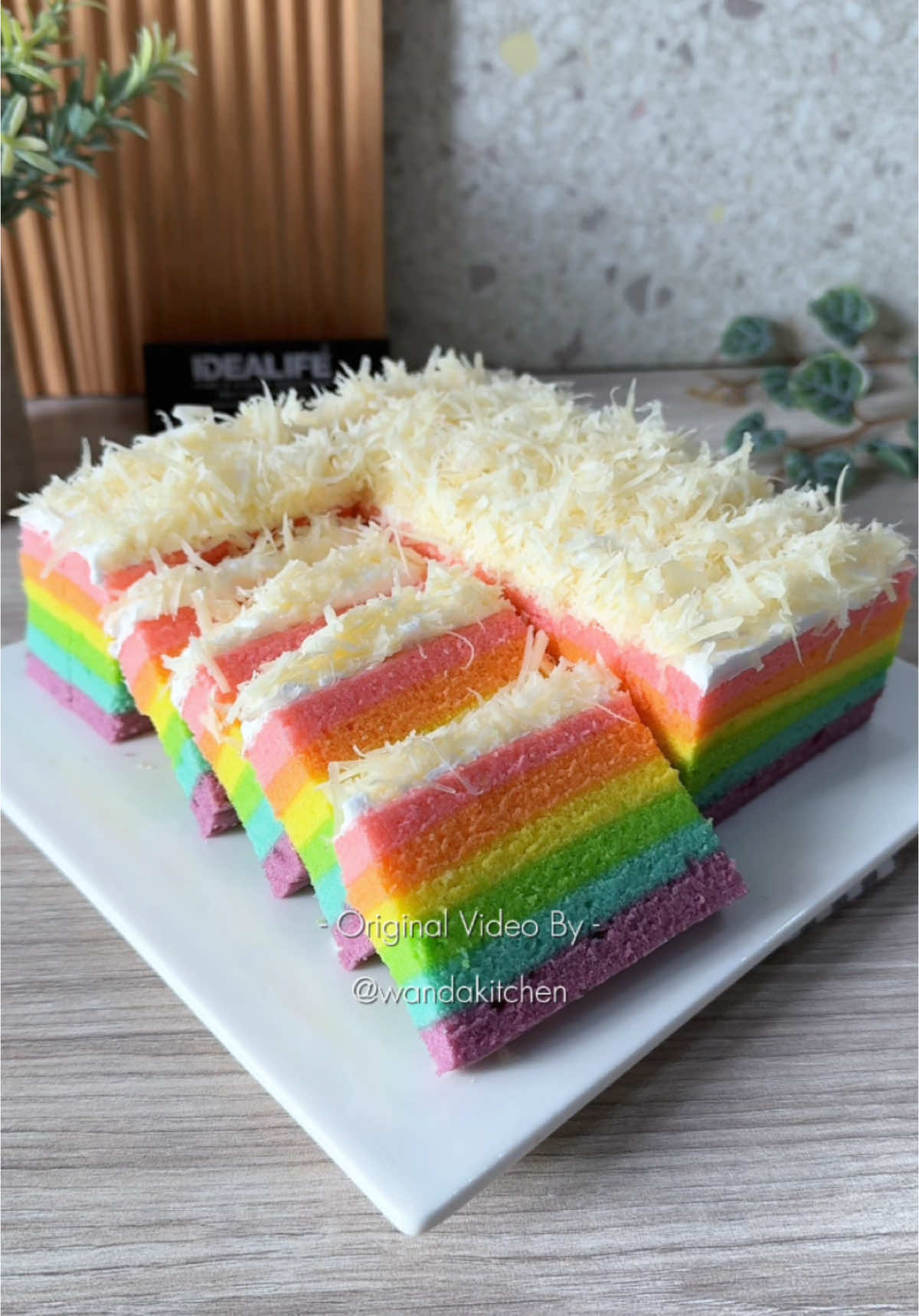 Kue satu ini full berbagai macam warna yang cantik, rasanya super lembut anti seret | RAINBOW CAKE KUKUS🌈  All cookware by @idealifeonline @IdealifeOfficial  #rainbowcake #idejualan #resepsimpel #resepmudah #sukamasak #bolukukus #wandakitchen 