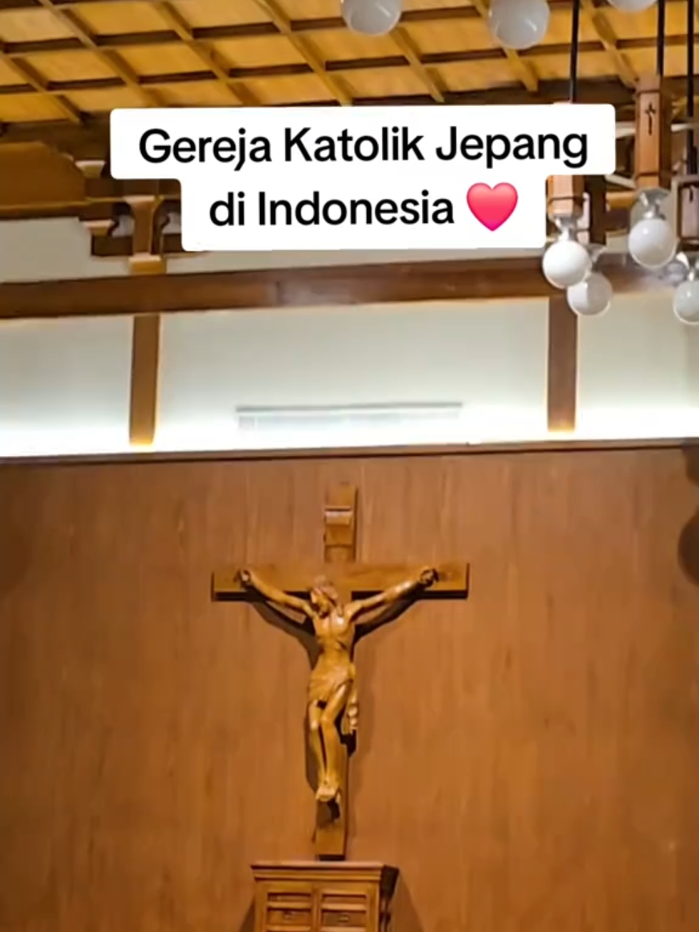 Gereja Katolik Jepang di Indonesia ❤️ Taman Doa Our Lady of Akita diresmikan tahun 2023. Tempat ibadah umat Katolik yang dilengkapi dengan taman religi yang cantik. Tempat ini juga tersedia kapel untuk beribadah. Bangunan ini memiliki desain ala Jepang lengkap dengan atapnya yang indah.  memiliki 2 patung yang menjadi simbol agama Katolik, yaitu patung Bunda Maria meneteskan air mata dan Santo Yosef. Kedua patung ini dihadirkan dari “Daiku” yaitu ahli bangunan kayu dari Jepang. #tamandoa  #ourladyofakita  #maria  #bundamaria  #gerejakatolik  #katolik 