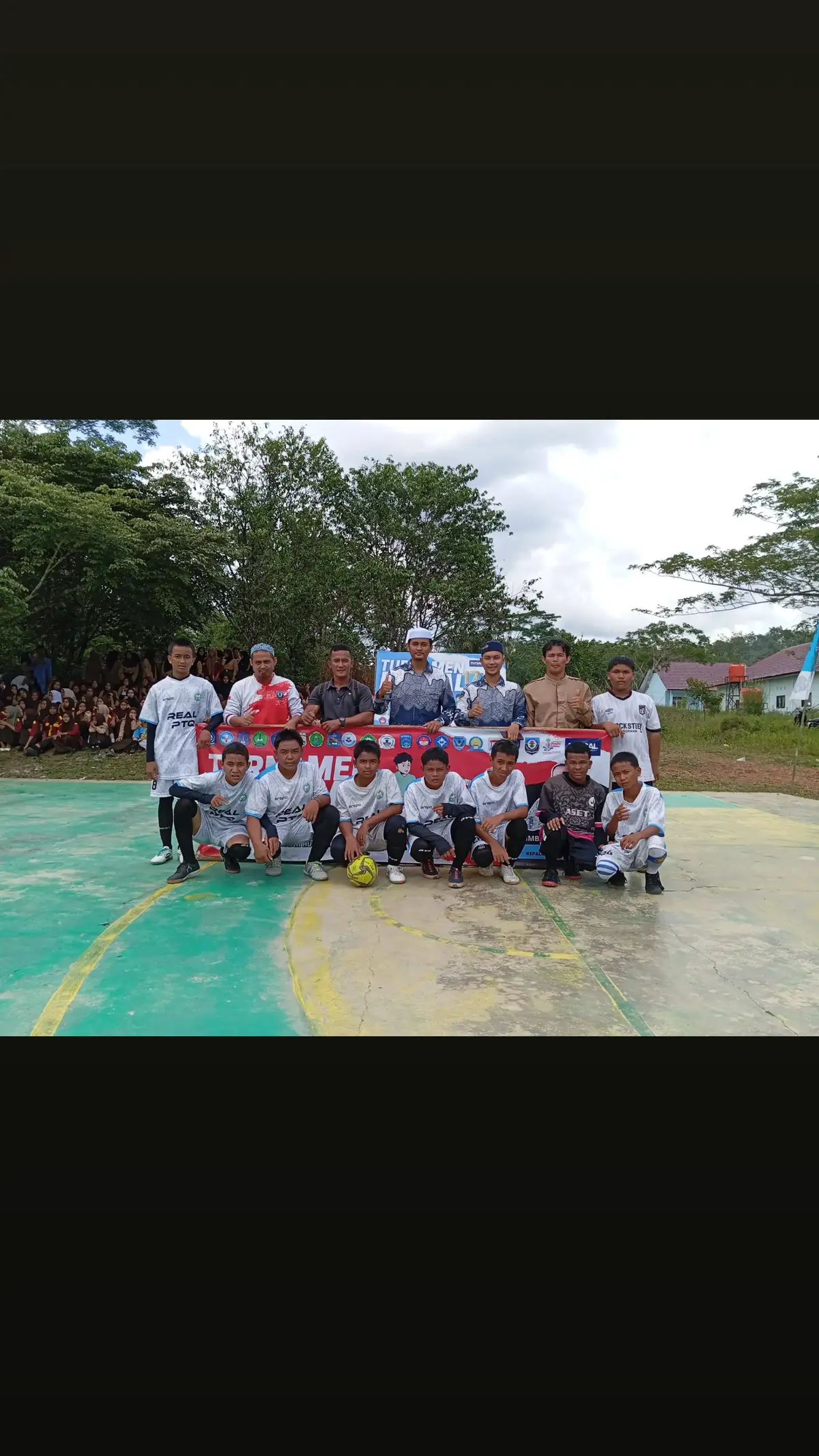 Allhamdulillah SMP IT PTQ Juara 1 Turnamen Futsal Tingkat SMP Se-Kecamatan Simpang Rimba 😊