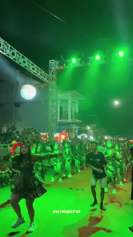 Pesona Kebaya Merah🔥 #karnaval2024 #joget #jogetviral #jogetkarnaval #soundsystem #soundhoreg #horeg #pemburuhoreg #horegmania_official #soundhoregjawatimur #lowokjati #baturetno #singosari #malang #fouryou #fyp  @LOVESTORY 