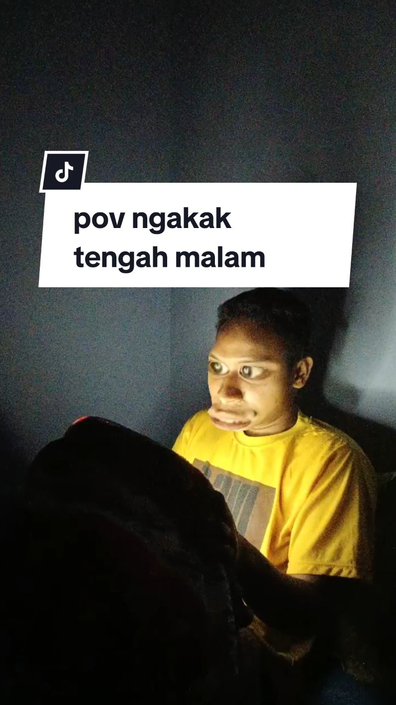 nahan ketawa tengah malam tu sumpah gak enak loh😂 #pov #when #tengahmalam #malam #humor #begadang #fyp #viral #xzybca #page #videopage #masukberanda #muntasir #videolucu #foryou 