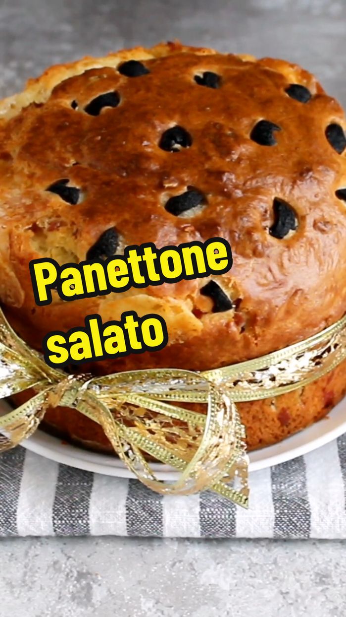 PANETTONE SALATO senza tempi di lievitazione 🥰🎄 Ingredienti: 3 vasetti farina di 00 (vasetti colmi, 300 g) 1 vasetto di yogurt bianco naturale (da 125 g) 1 vasetto di latte (100 ml) 1 vasetto di olio di semi di girasole (100 ml) 1 vasetto di parmigiano grattugiato (3 cucchiai) 3 uova (medie) 1 bustina lievito di istantaneo per preparazioni salate 70 g di olive nere (denocciolate) 100 g di salame a fette sottili (io uso il Golfetta) 150 g di provola (dolce) 1 pizzico di sale q.b. di rosmarino Trovate la RICETTA scritta passo passo e VIDEO COMPLETO sul mio blog (link in bio 😘) #panettone #natale #ricettafacile #ricettaveloce #panettonesalato #tortasalata #italianfood #foodblogger #fyp #tiktokfood #giallozafferano #foodporn #christmas #christmasrecipe #top 