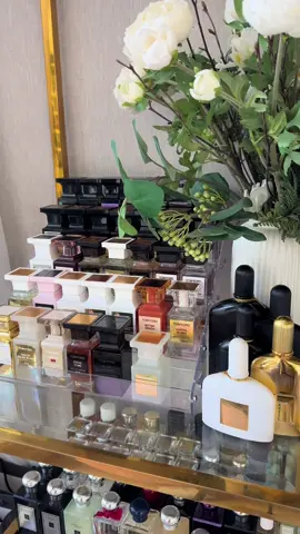 تتوقعون كم عطر توم فورد عندي ؟؟؟ عندي عشق مو طبيعي للعطور واحب اشارككم كل شي جديد  وهذا الجديد 🦋 شرايكم بالترتيب ؟؟ اسمع صفقه 🦋 #fragrance #tomford #new #winter #perfume #world #2024 #fyp #tiktok  #جديد #عطور 