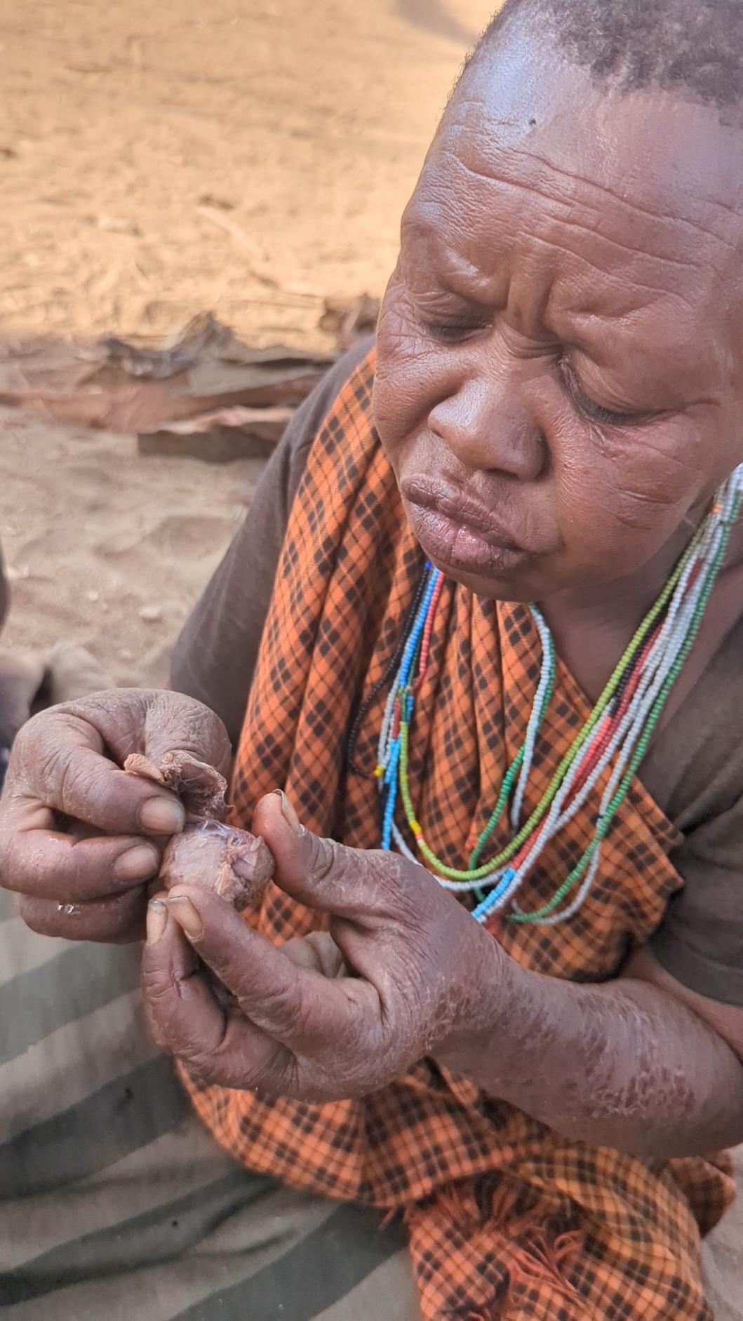 hadzabe tribe Eating their favorite food 🥰