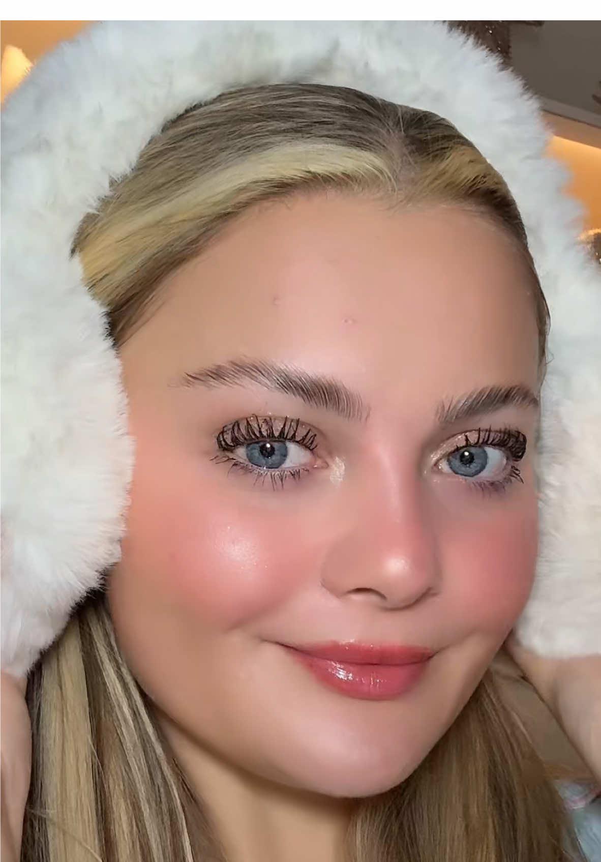 ad trying cold girl makeup❄️  Product list: Infallible 24hr brow lamination gel  @lorealparisuk glotion 901 fair glow Lumi liquid blush 625 glowy gold pink Serum corrector shade 1R True match powder shade 5C Bronze to paradise shade 02 Le eyeshdow stick - mesmerizing gold on eyes and ice sparkle for highlighter Panorama black mascara  Glow paradise lippy shade 351 I Maximise shade 400 lip gloss #coldgirlmakeup #makeup 