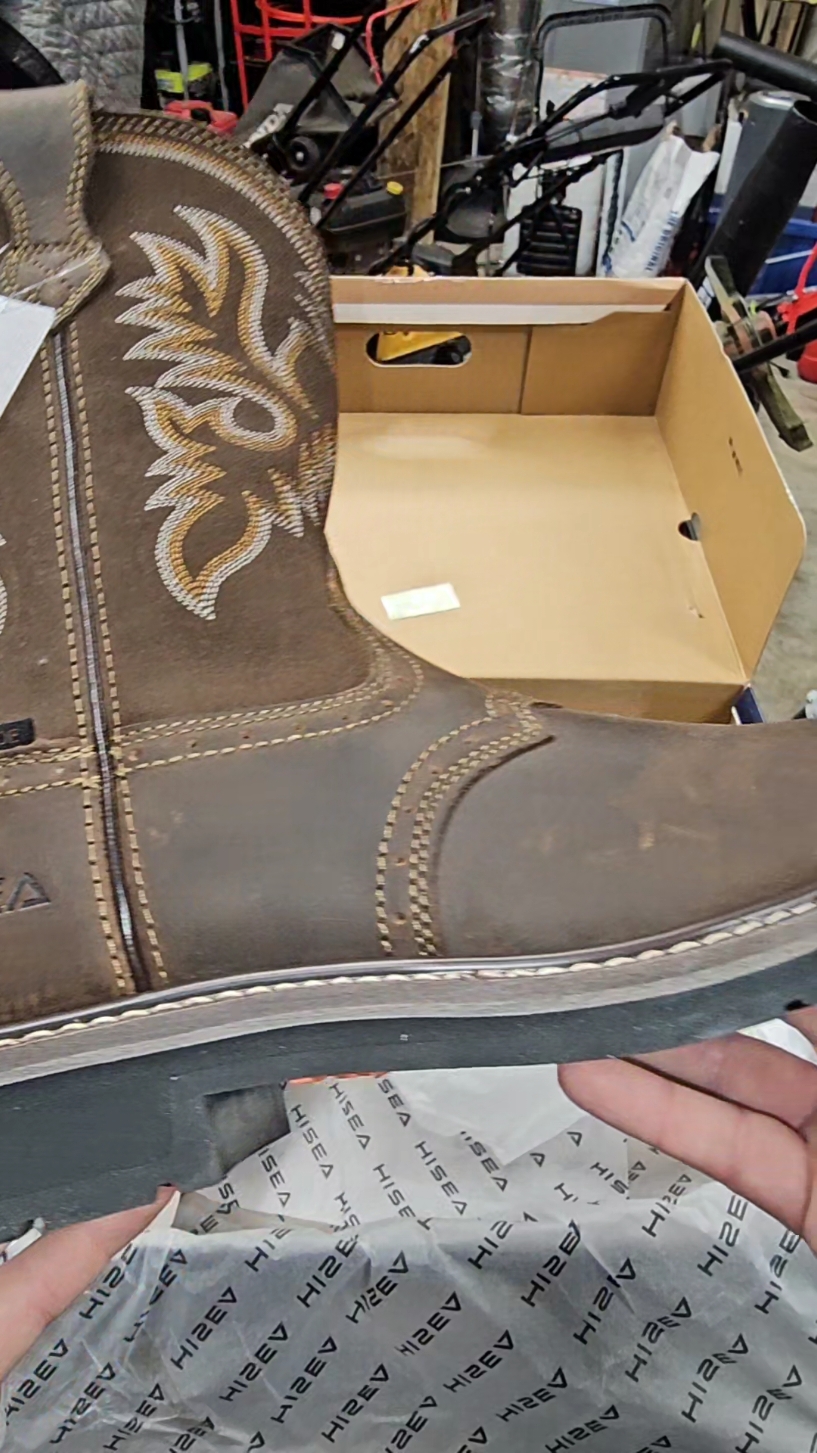 #Hisea #newbootgoofin #hiseaboots #workboots #boots #steeltoe #steeltoeboots #review #unboxing #newboots #cowboyboots #blackfriday #blackfridaydeals #sale #affordableboots #leather #genuineleather #fyp #foryou #foryoupage 