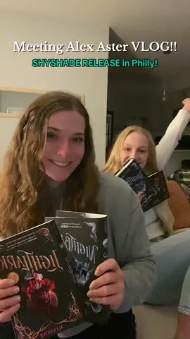 No need to wait any longer, the Skyshade vlog is here #lightlark #skyshade #alexaster #booksigning #BookTok #bookgirl #booktoker #bookbesties #bookish #bookworm #bookfriends #bookishtiktok 