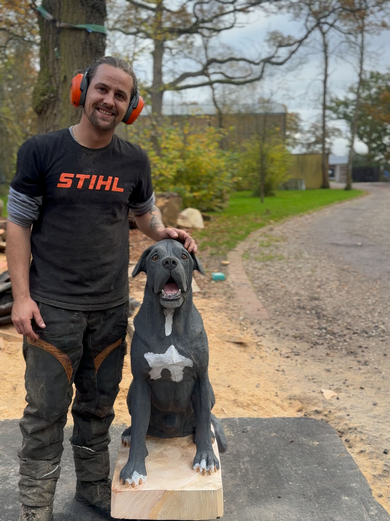 Little Spin Around Reveal for this Sweet Memorial Cane Corso! #dog #canecorso #dogsoftiktok #woodsculpture #woodworking #chainsaw #wood #art #memorial