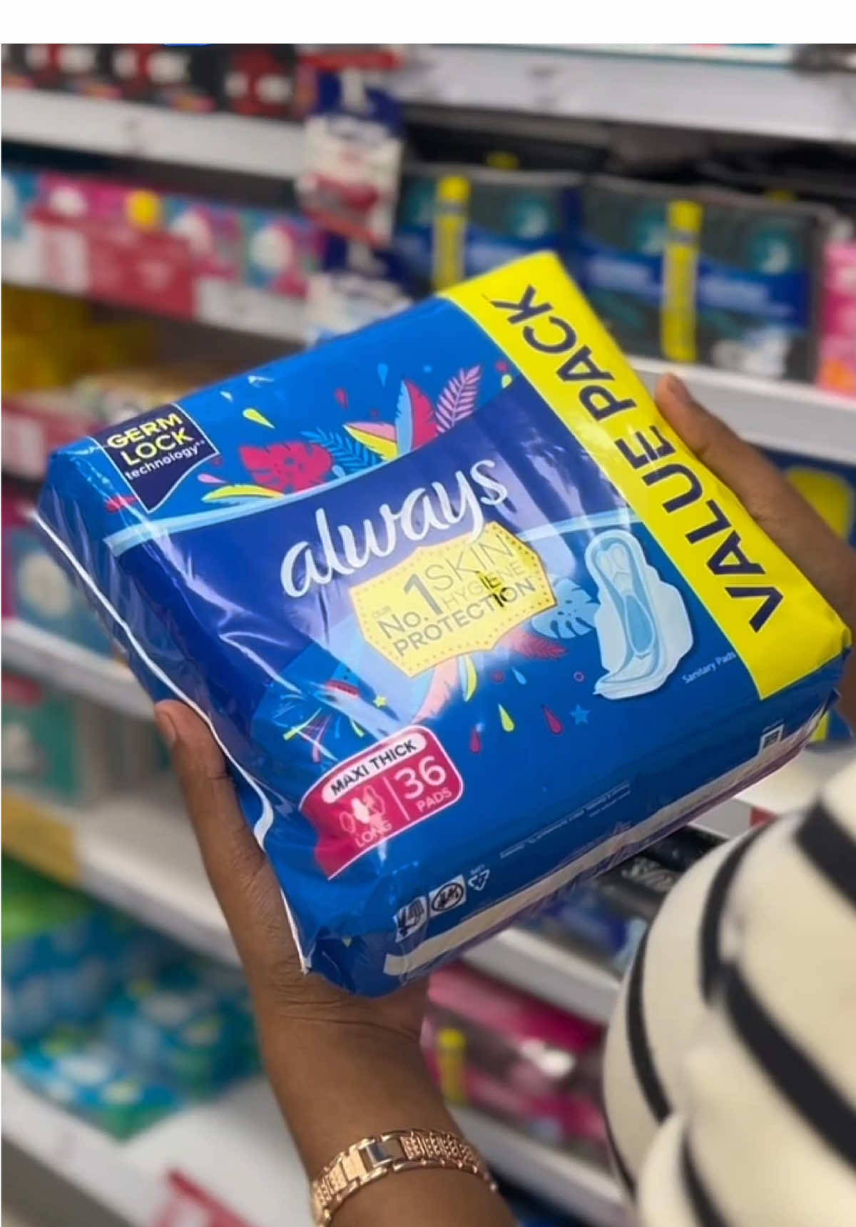 Guys, I have a confession to make... #AlwaysMomentsOfTruth has allowed me to share my Pad-Horror story and I am grateful that ALWAYS came to my rescue! @Always South Africa  Never compromise when there is a brand that cares about your hygiene as well as your confidence! Give ALWAYS a shot & let them be there for your in your #MomentOfTruth, also let me know your #MomentOfTruth in the comments below? 💙  #AlwaysMomentOfTruth #Pads #FeminineHygiene #AlwaysNo1 #Ad 