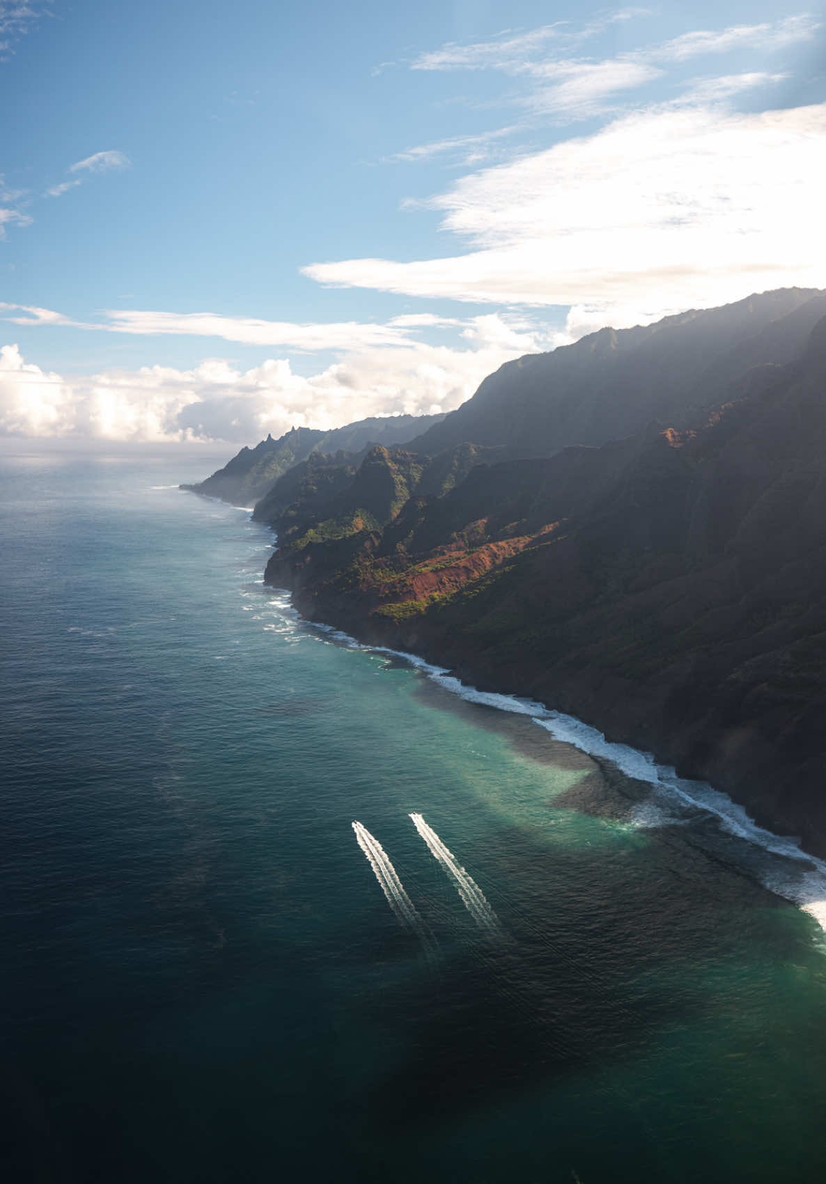 The dramatic coastline of Kauai 🌴 #fpvdrone #hawaii 