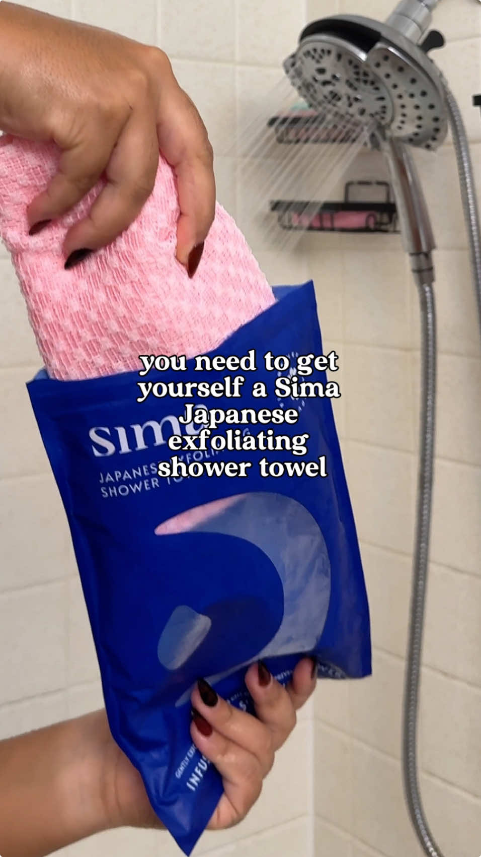 If you’re a gym girly — ditch your CRUSTY loofah & get yourself a new Japanese Exfoliating Towel by #Sima. 👇👇👇