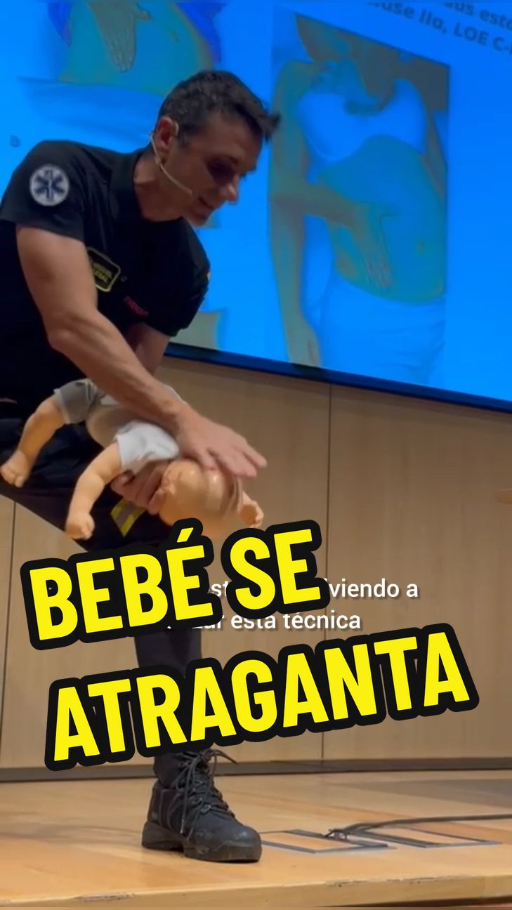 Las 5 claves que salvarán la vida de tu bebé Nueva conferencia en @feriadebebes educando familias con @mayraadell  1-Atragantamiento  2-........ 3-........ 4-........ 5-......... . #primerosauxilios #salvarvidas #emergencias #bebés 