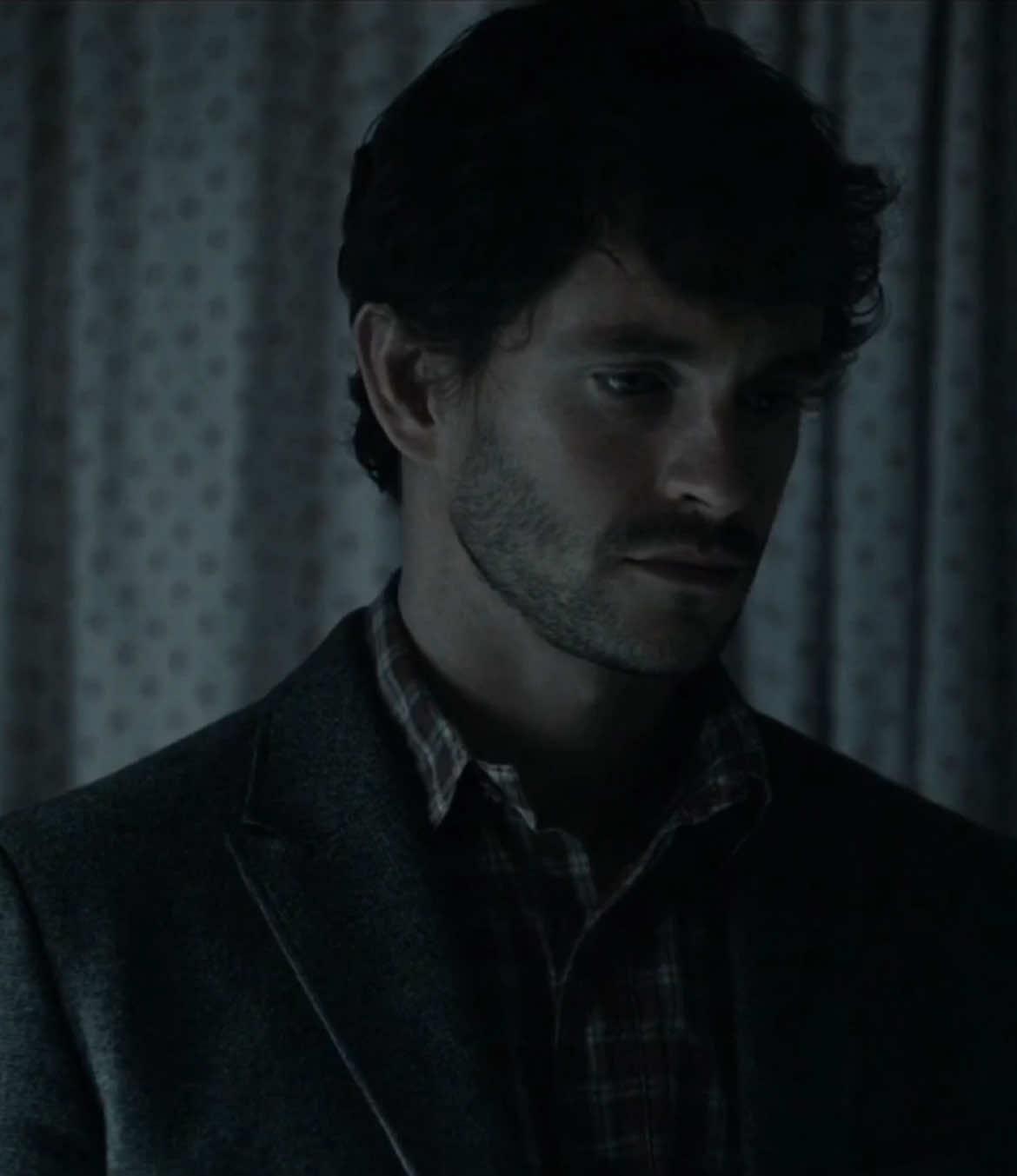 oh, to look like this beautiful unsettling man. #willgraham #willgrahamedit #hannibal #hannibaledit #hannibalnbc 