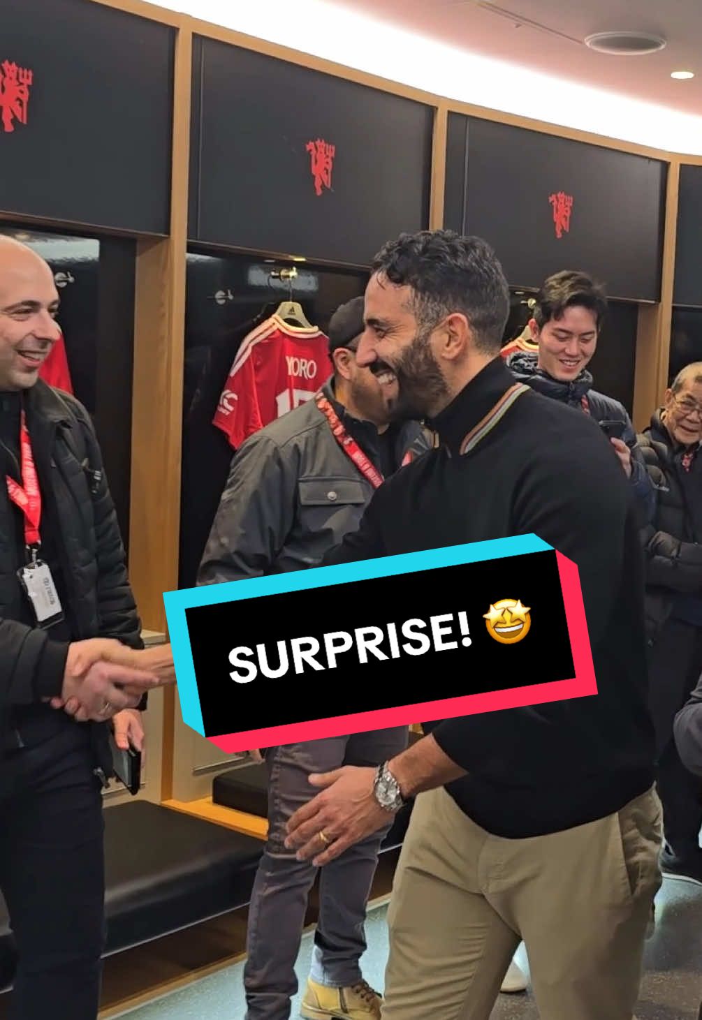 When Ruben Amorim walks into your stadium tour… 🤯 #MUFC #ManUtd #Amorim #RubenAmorim #OldTrafford 