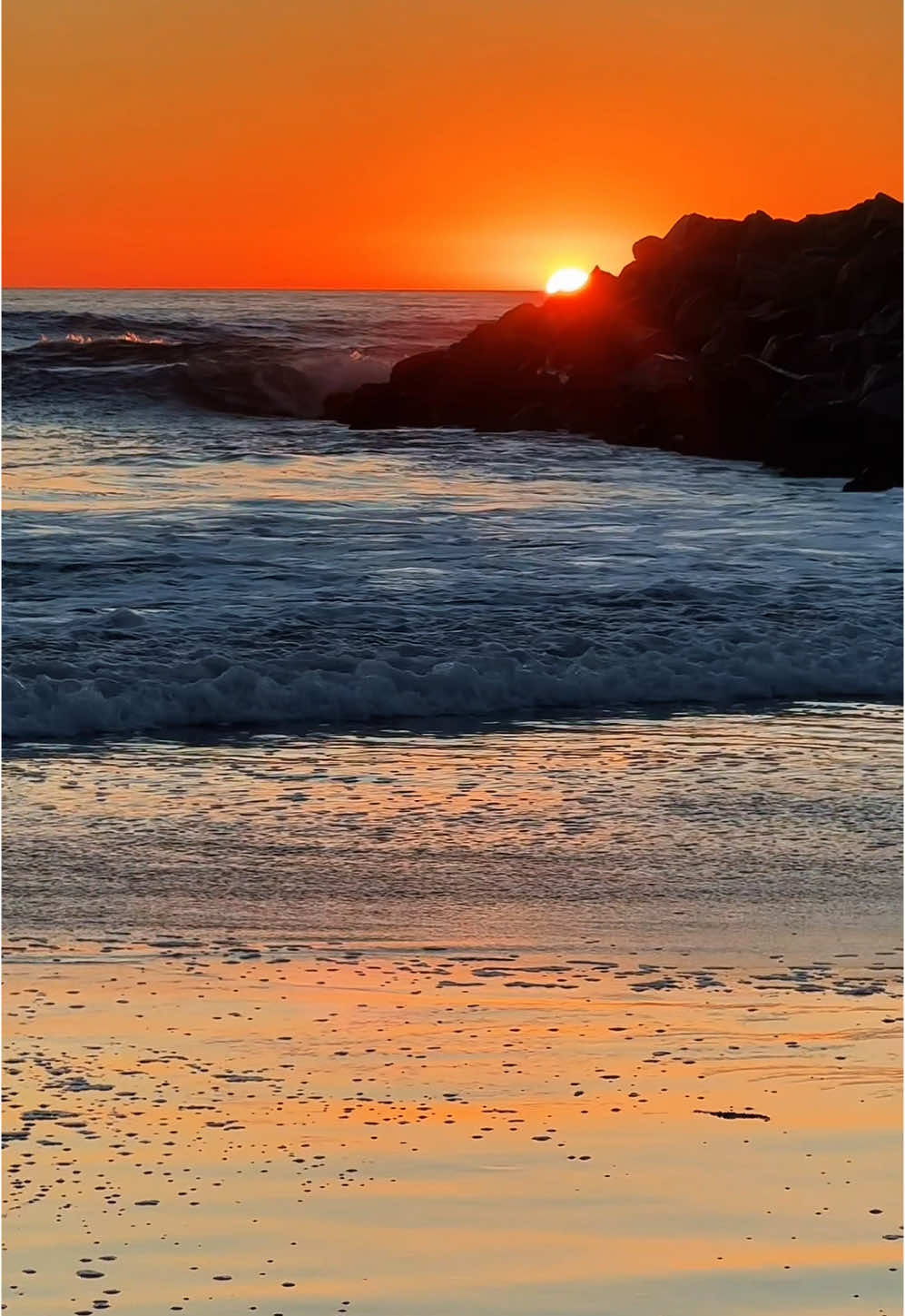 This moment………🧡🌅🧡 . . . #sunse#sunsetloversenhour #sunset #tranquality #peace #pacificoceanligh 