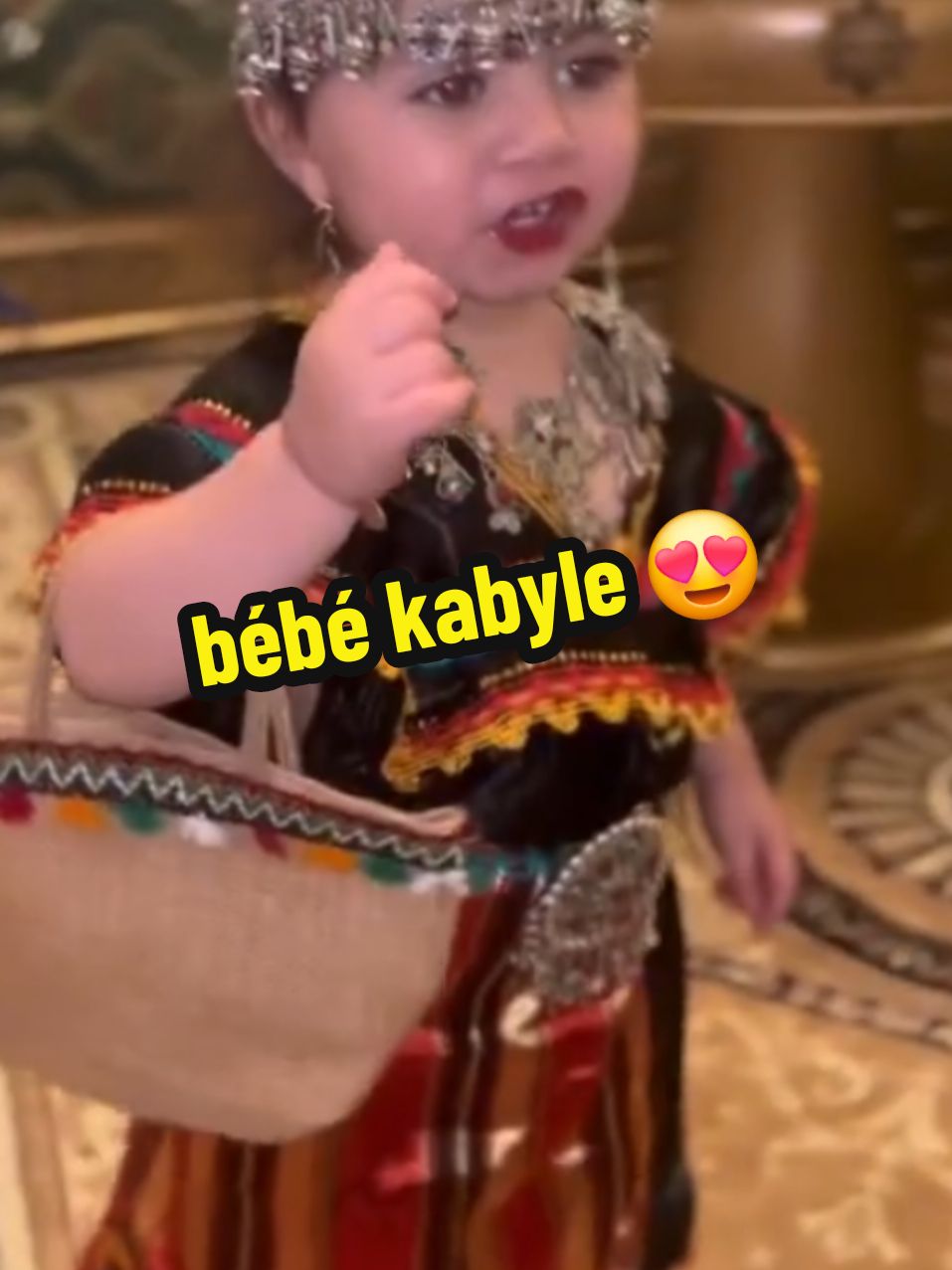 #leskabylesdeparis #musickabyle #bejaia #kabyle_girl #leskabyles #ambiance_kabyle😍😍😍😍 #dancekabyle #dancekabyle 