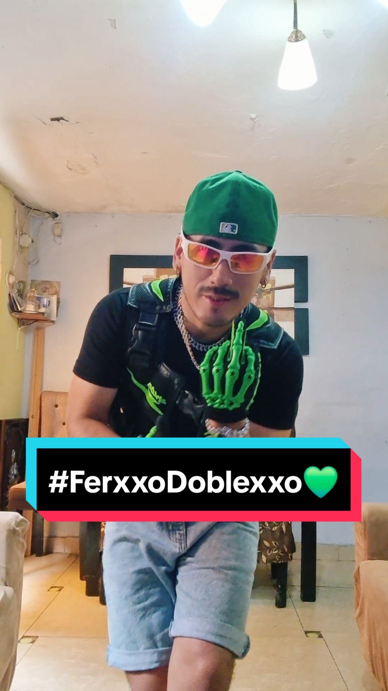 si suena #DOBLEXXO en el CONCIERTO del FERXXO en LIMA-PERÚ 🇵🇪 Yo AUTOMATICAMENTE 😎💚 #feid #ferxxo #conciertoferxxo #ferxxocalipsis #ferxxoenlima #outfitferxxo 