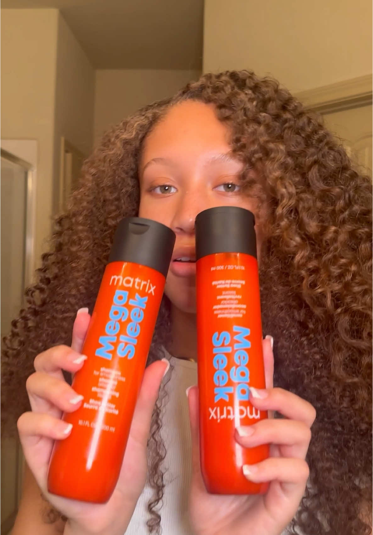 Taking what we learned with @L’Oréal Professionnel and giving these curls much needed attention! Using products from @Matrix @Mizani  🧼 #LOREALPPDPARTNER #LOREALPPDPROTEGE #ad 