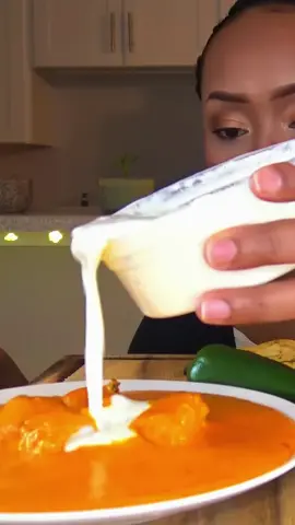 Butter chicken with nan indian food#indianfood #asmrvideo #mukbangeatingshow #foodietiktok 