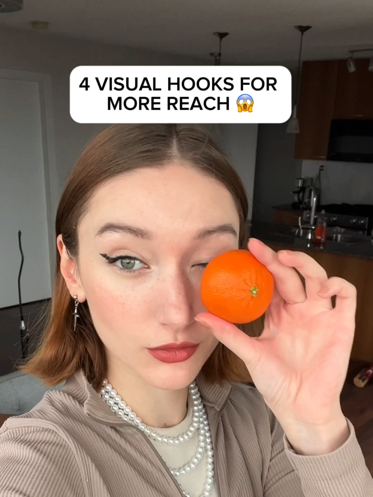 Hook them in seconds with these visuals! Try it out! 🎥✨ #reelstips #ContentTips #FilmingTips #ContentCreating