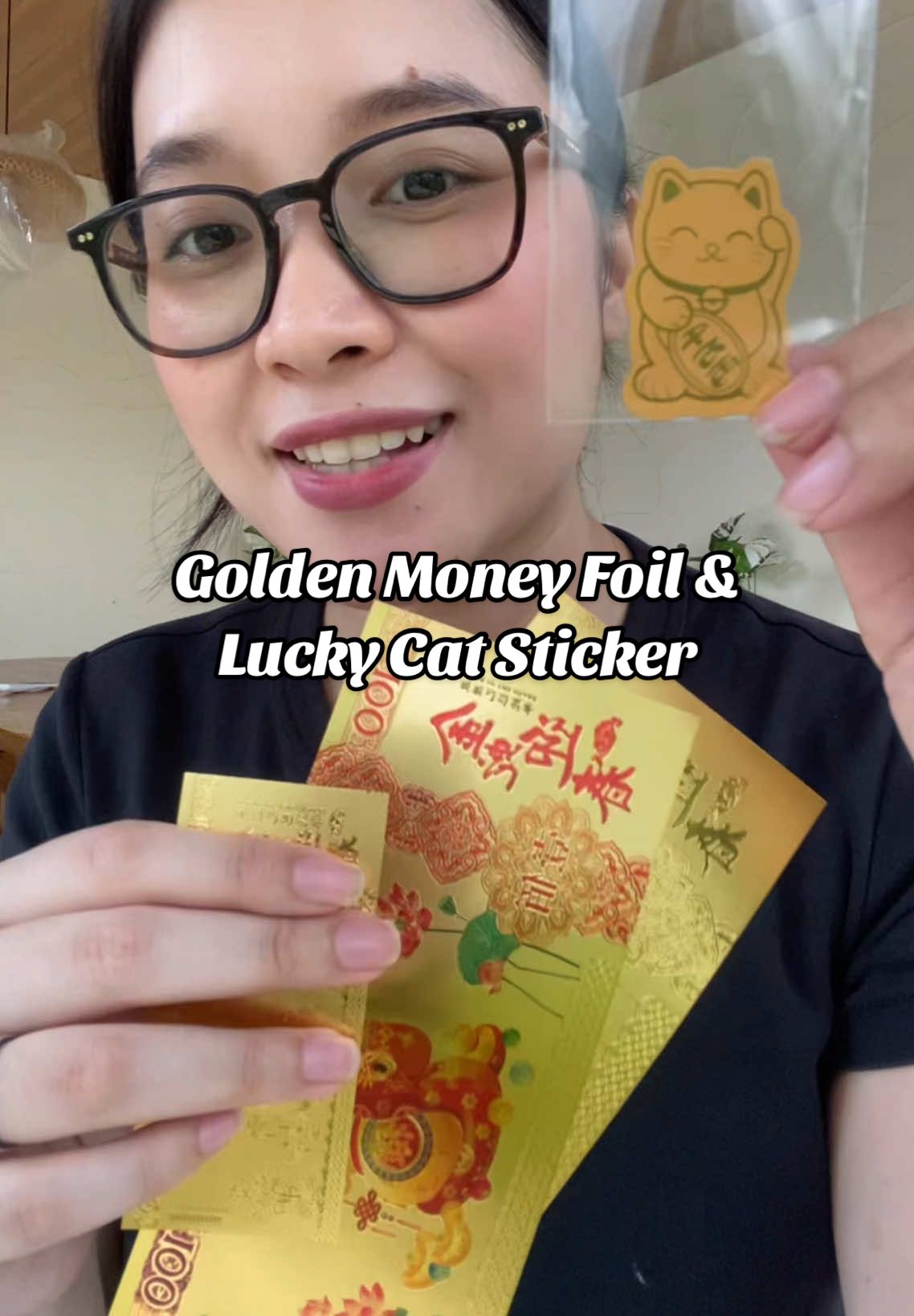 Ilagay niyo ‘to sa likod ng phone, wallet, or sa journal niyo. ❤️ #goldenmoneyfoil #goldenmoneyfoil2025 #luckycharms #luckycatsticker