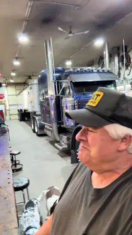 Thirsty Thursday #CapCut #truckertok #farmtok #pennsylvania #379peterbilt #owneroperatorlife #bucketlife 
