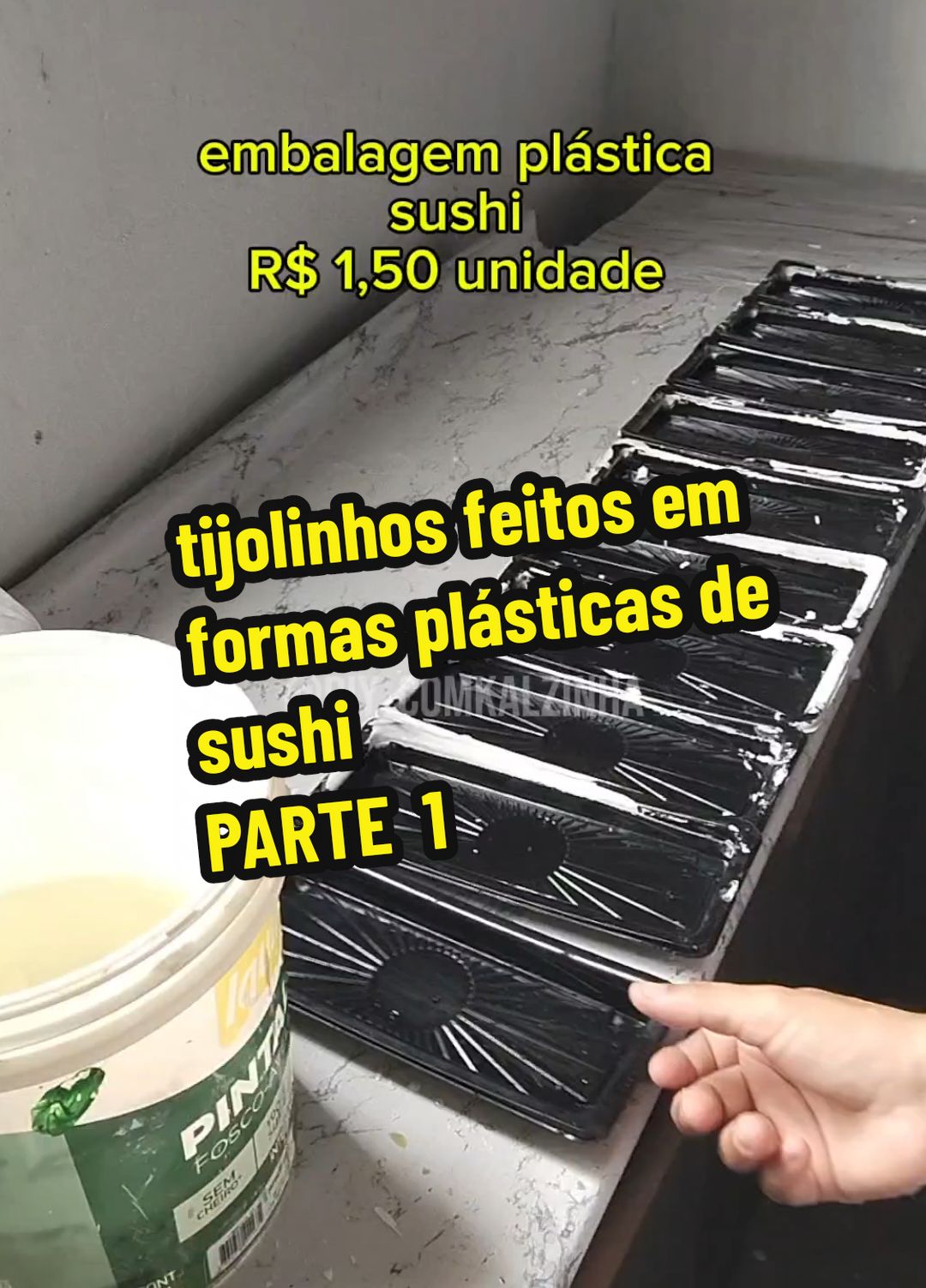 parte 1 tijolinhos feitos de forma plástica de sushi  . #tijolo #tijolinhodegesso #forma #paredesdecoradas #gesso #facavocemesmo 