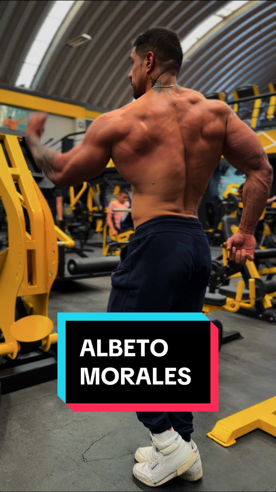 ALBERTO MORALES, COMPETIDOR PROFESIONAL Y CAMPEÓN DE CESAR’S GYM 💪 Un honor tenerte con nosotros, gracias por la oportunidad de incluirnos en un camino tan importante, ¡FELICIDADES! Inspiración para mucho en el GYM DE VERDAD . . . . . . . . . . . #competencia #gym #gimnasio #CESARSGYM #llmf #mrolympia 