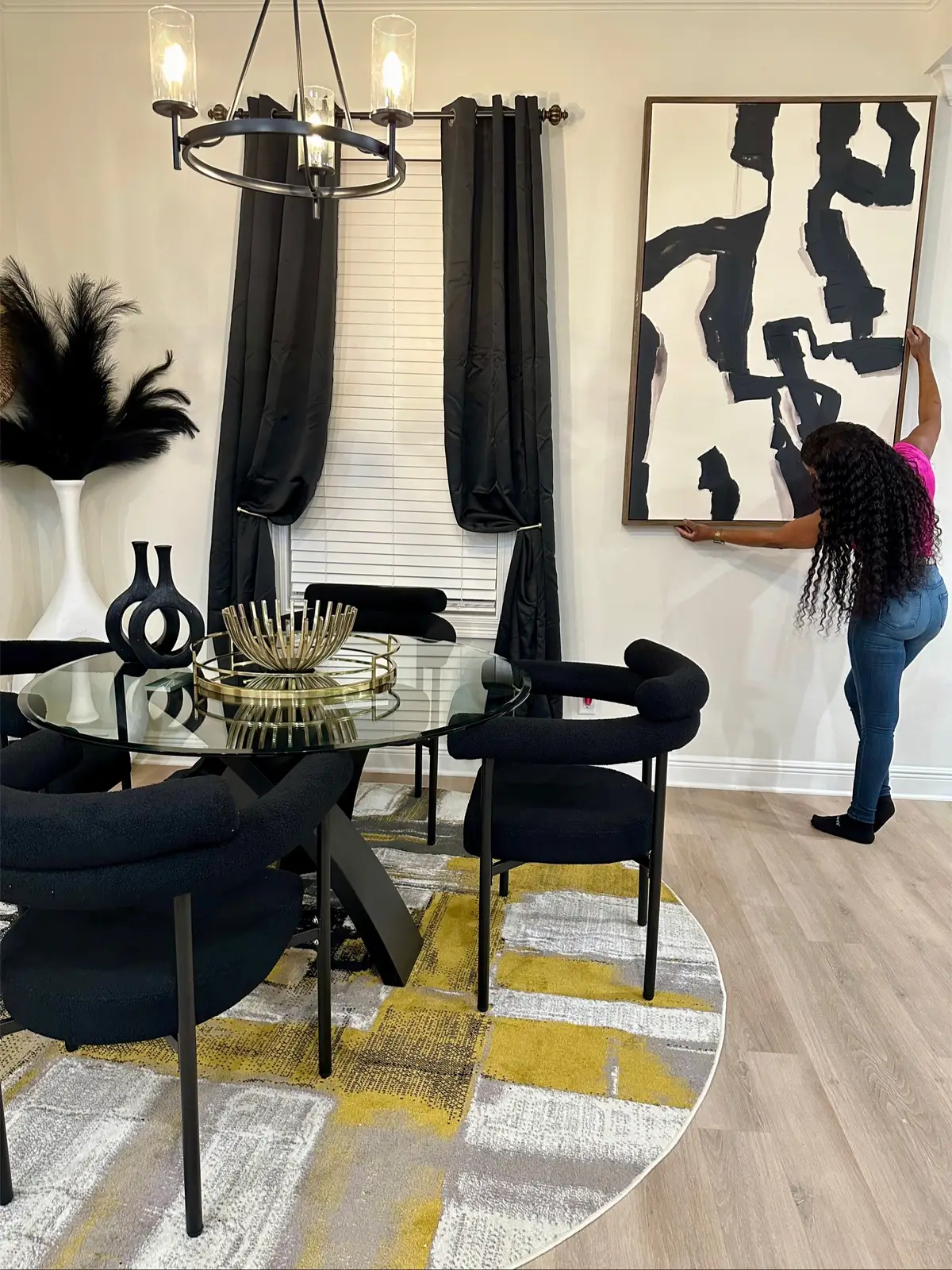 This dinigroom is such a vibe #mekiasinteriors #viralvideo #fypシ #decor #stylist #designer 