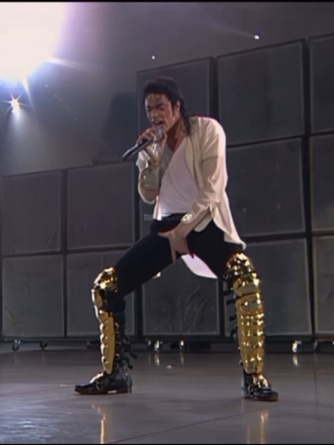 Michael Jackson - Black Or White Mix (History Tour & 30th Anniversary) #michaeljackson #blackorwhite #mix #historytour #30thanniversary #kingofpop #mjinnocent #reydelpop 