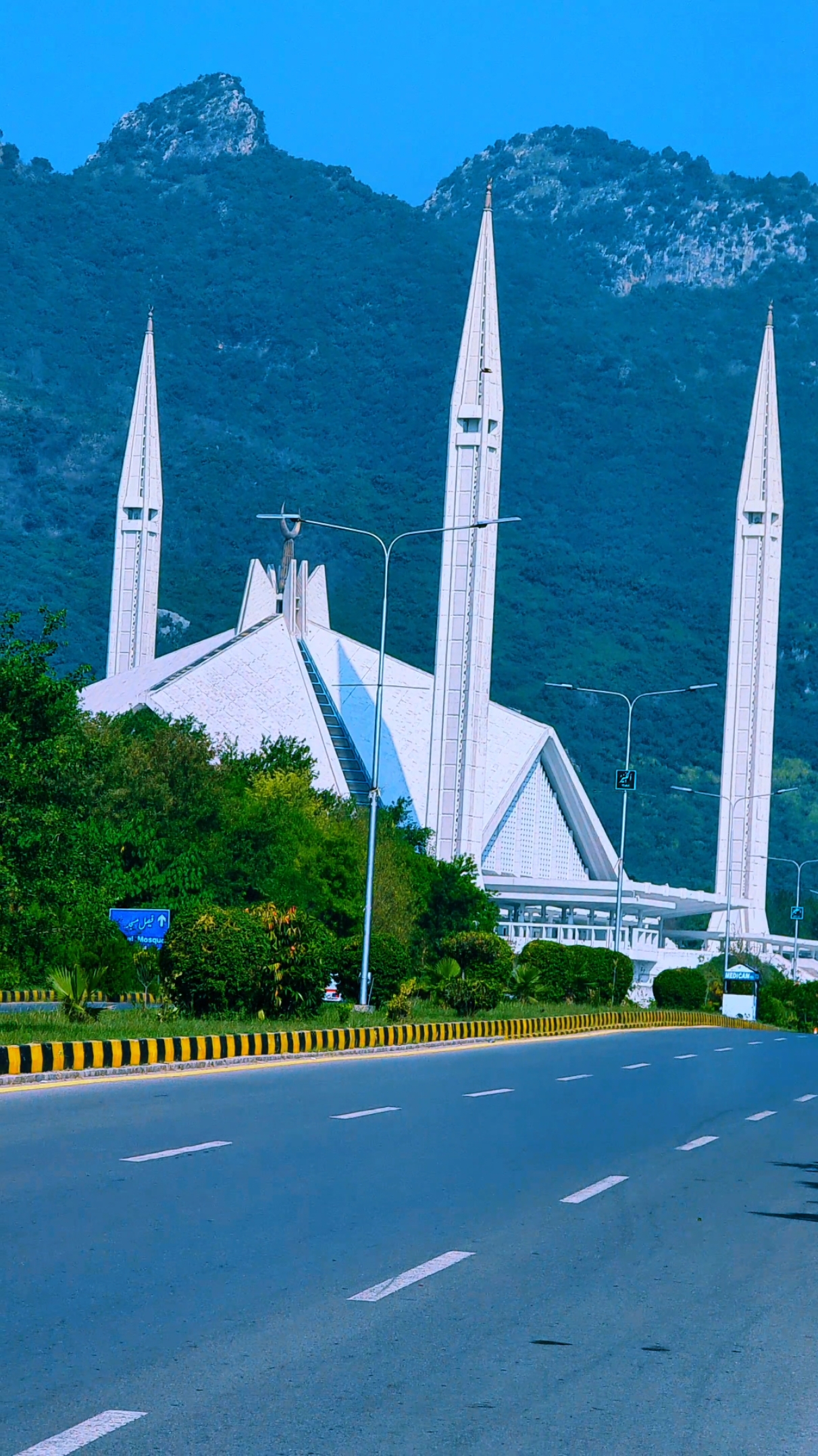 Most Beautiful Place And View Of Islamabad Capital,Jumma Mubarak 🕌❤️‍🩹  . . . . . . . . . . . .. . . . . . #islamabad #pakistan #Islamabad #trending #fyp #foryou #viralvideo #ghoomopakistan #islamabadbeautyy0 #islamabadcity 