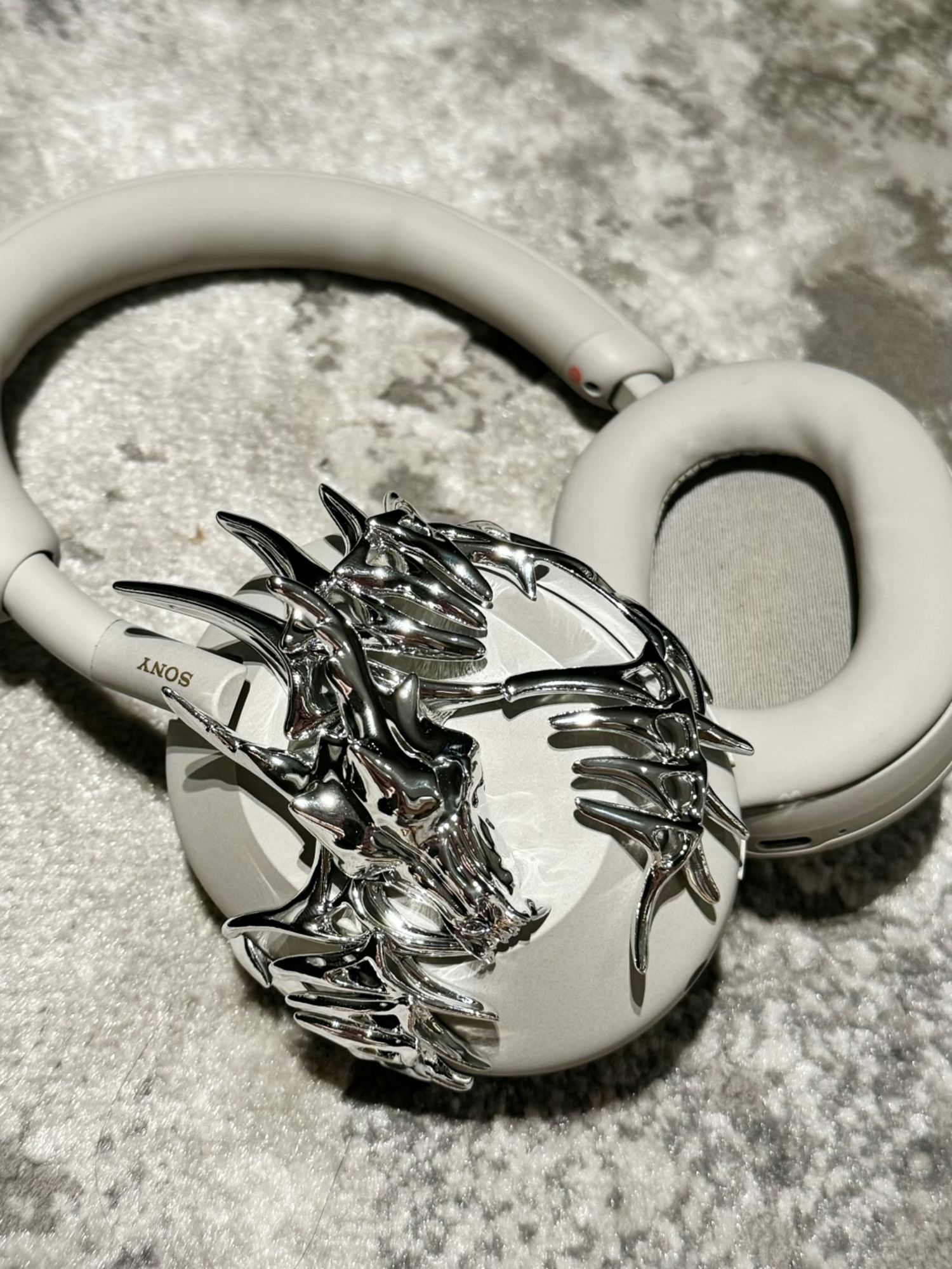 Who knew headphones could look this cool? Loving this dragon bone accessory on my Sony!  ##accessories #sonyheadphones #sonyheadphones #sonyxm5 #dragon #3dprinting #unboxing #giftideas #y2kfashion #foryourpages