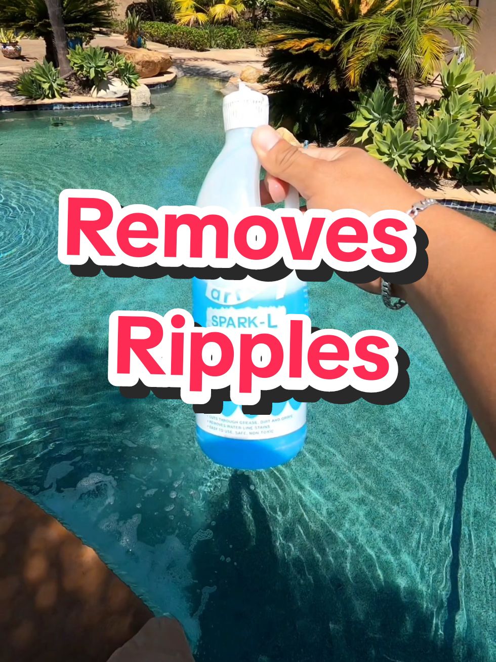 The pool ripples dissappear 👀 This hack only lasts for a few minutes but it works #mypoolguyjay #tiktokpoolguy #tiktokpoolpro #poolguy #poolguys #poolmaintenance101 #poolguylife #fyp #foryou #para #paratipage #parati #tiktokpoolguyjay  #swimmingpooltipssandtricks #swimmingpools #pools #poolcleaning #poolvideos #asmrtiktoks #asmrvideo #asmrsounds #asmr 