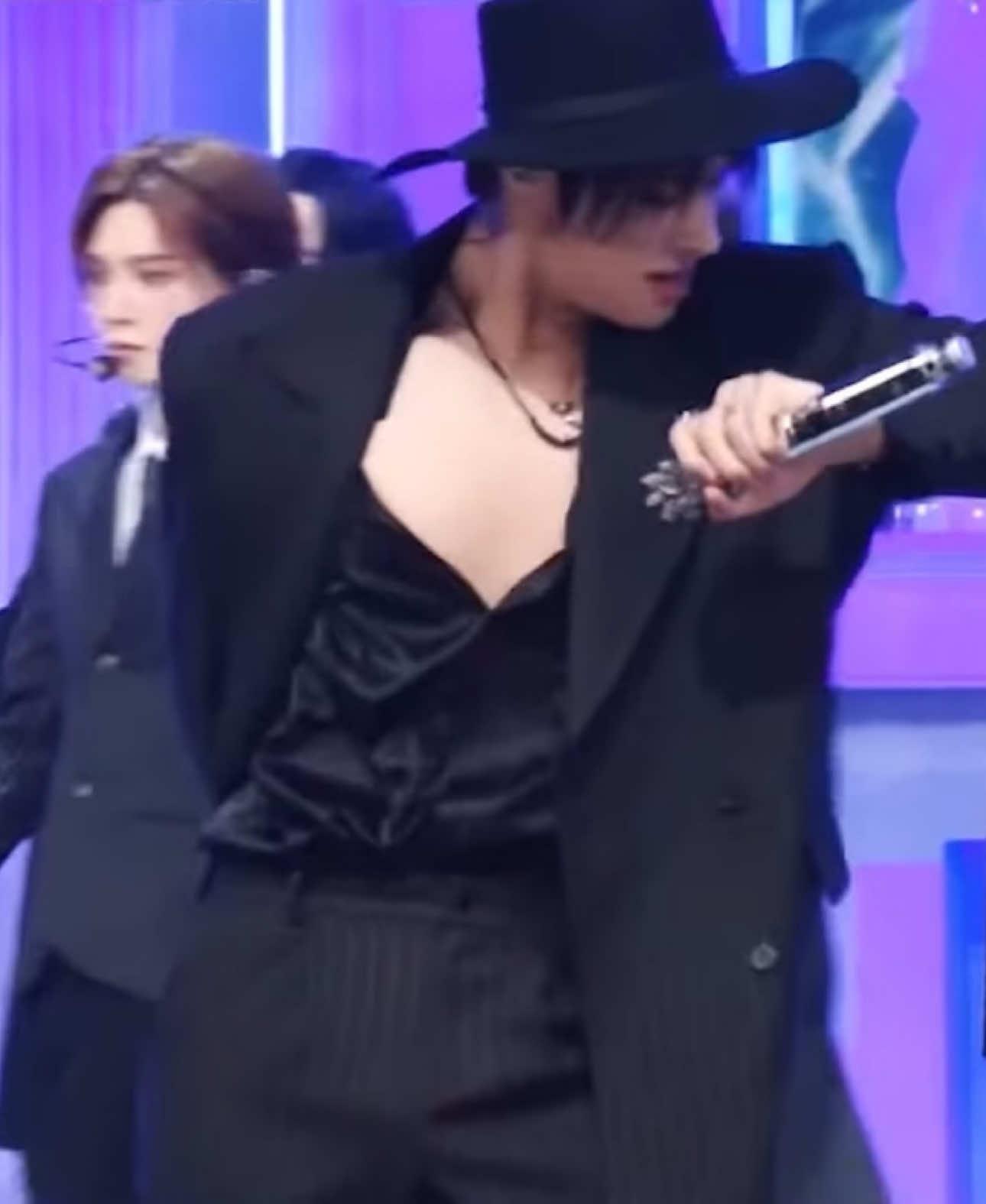 SIR WHAT IS THIS BEHAVIOR???! #민기 #mingi #ateez #kpopfyp 