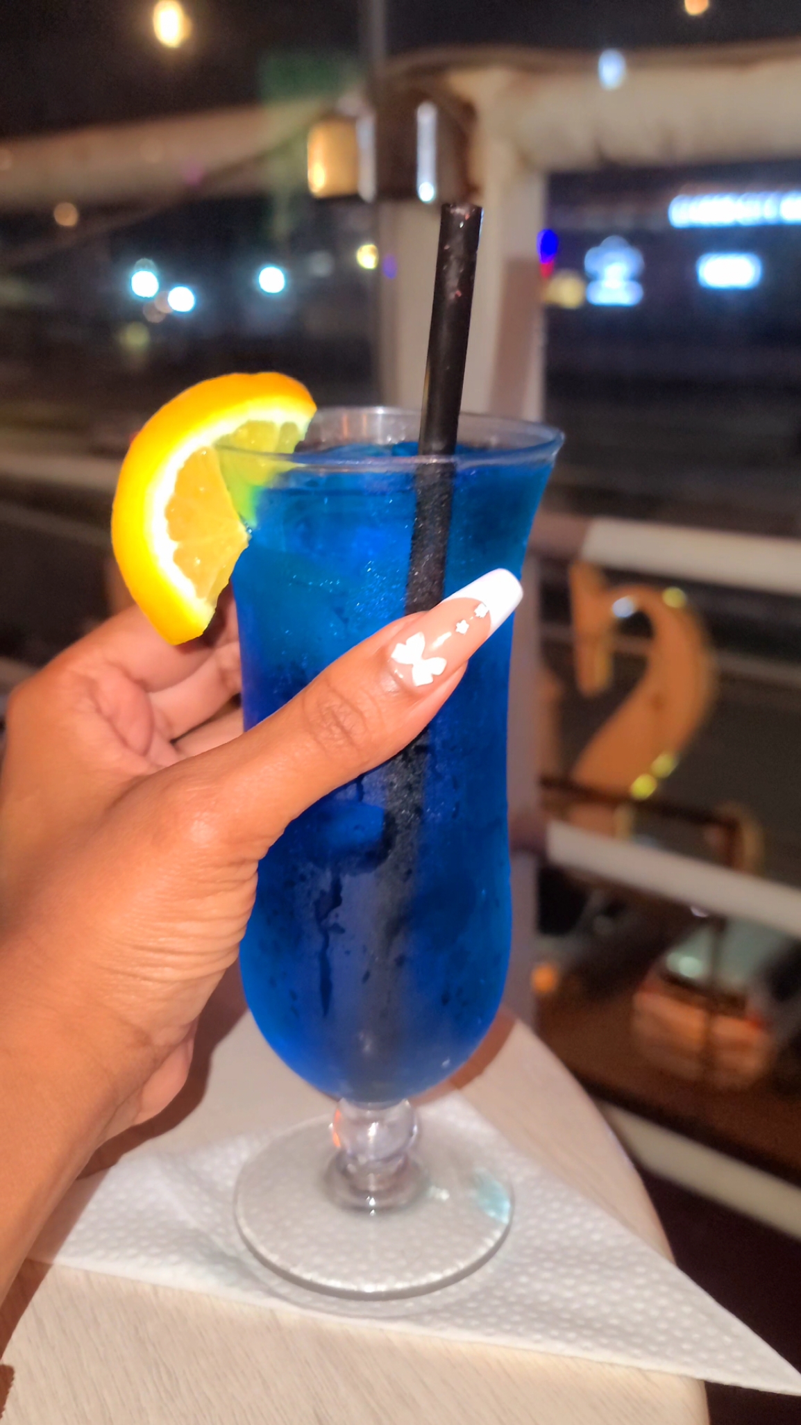 Blue Lagoon Cocktail 🥂🩵📍