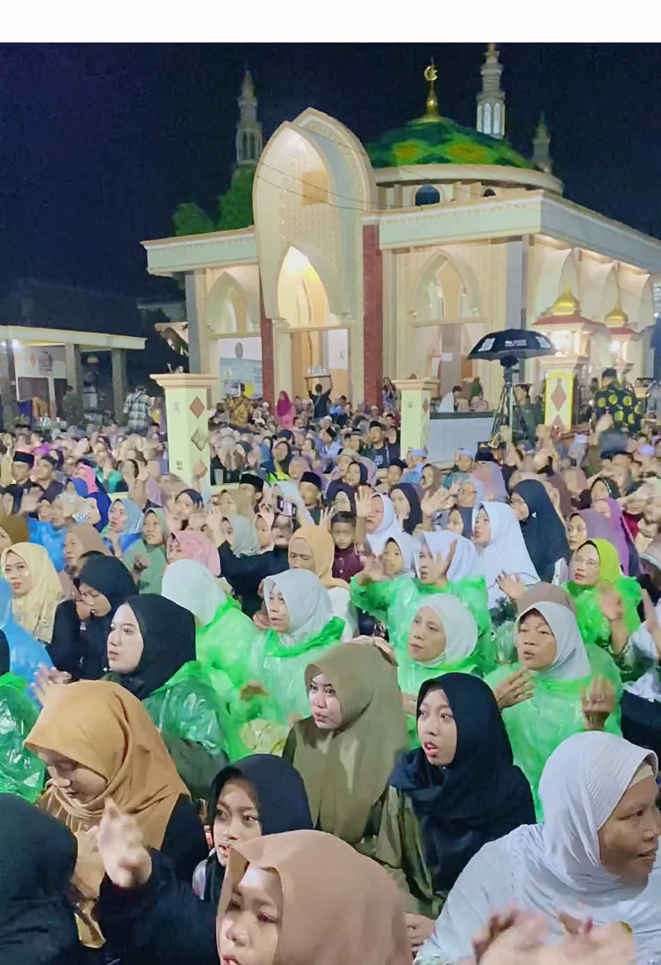 KEKASIH KITA NABI MUHAMMAD || Majelis Gandrung Nabi  📍Dempet Demak  #gandrungnabi #majelisgandrungnabi #fyp #kekasihkitanabimuhammad #yarosulalloh #sholawatan #sholawatan_yuk #sholawat #viraltiktok #viralvideo #viral #trendingsong #trendingvideo #trending #terbaru 