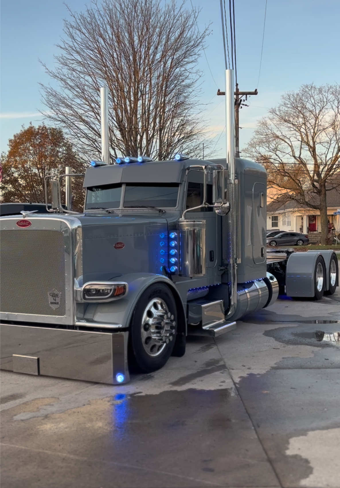 🔷 𝐵𝒾𝓁𝓉 𝟦 𝐵𝓊𝓈𝒾𝓃𝑒𝓈𝓈 🔷 #Lifestyle #semitrucks #ladytrucker #builtnotbought #foryou #fypシ゚viral #customtrucks #customtrucks #largecarmafia #largecar #trux #truxaccessories #peterbiltgang #DickersonCustomTrucks #peterbilt #bigrig #trucksoftiktok #lights #hopperbottommafia #wedemgirls #blowthisup#18wheeler #bilt4business #stormsurge #americandream #peterbilt389 #peterbilt379 #showtruck 