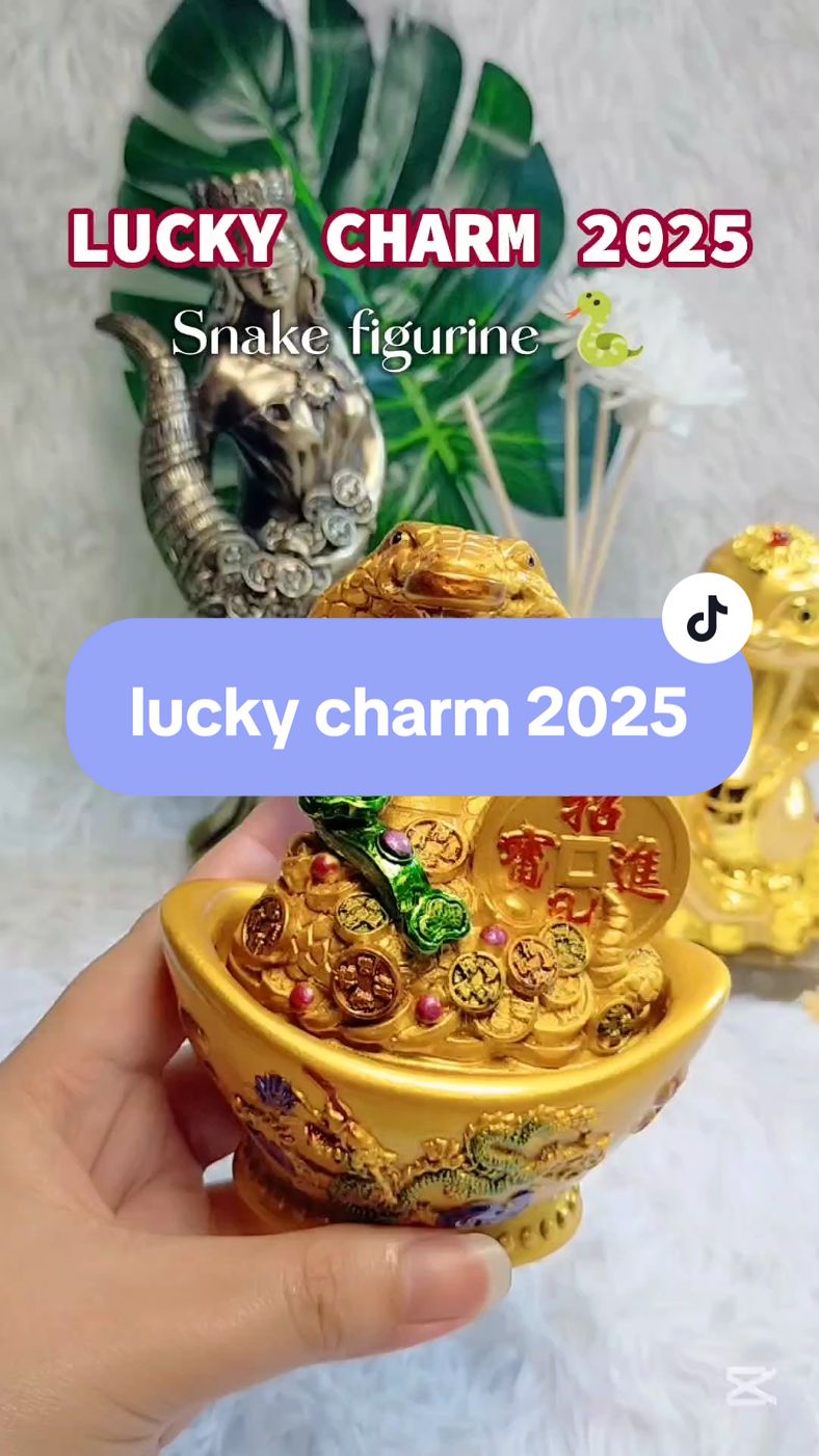 super cute ng figurine na to. perfect pang display. at nakakaattract pa ng swerte 🥰🥰 #fyp #fypphilippines #yearofthesnake #luckycharmsnake #snakefigurine #luckycharm2025 #pampaswerte2025 #pampaswerte2025snake 