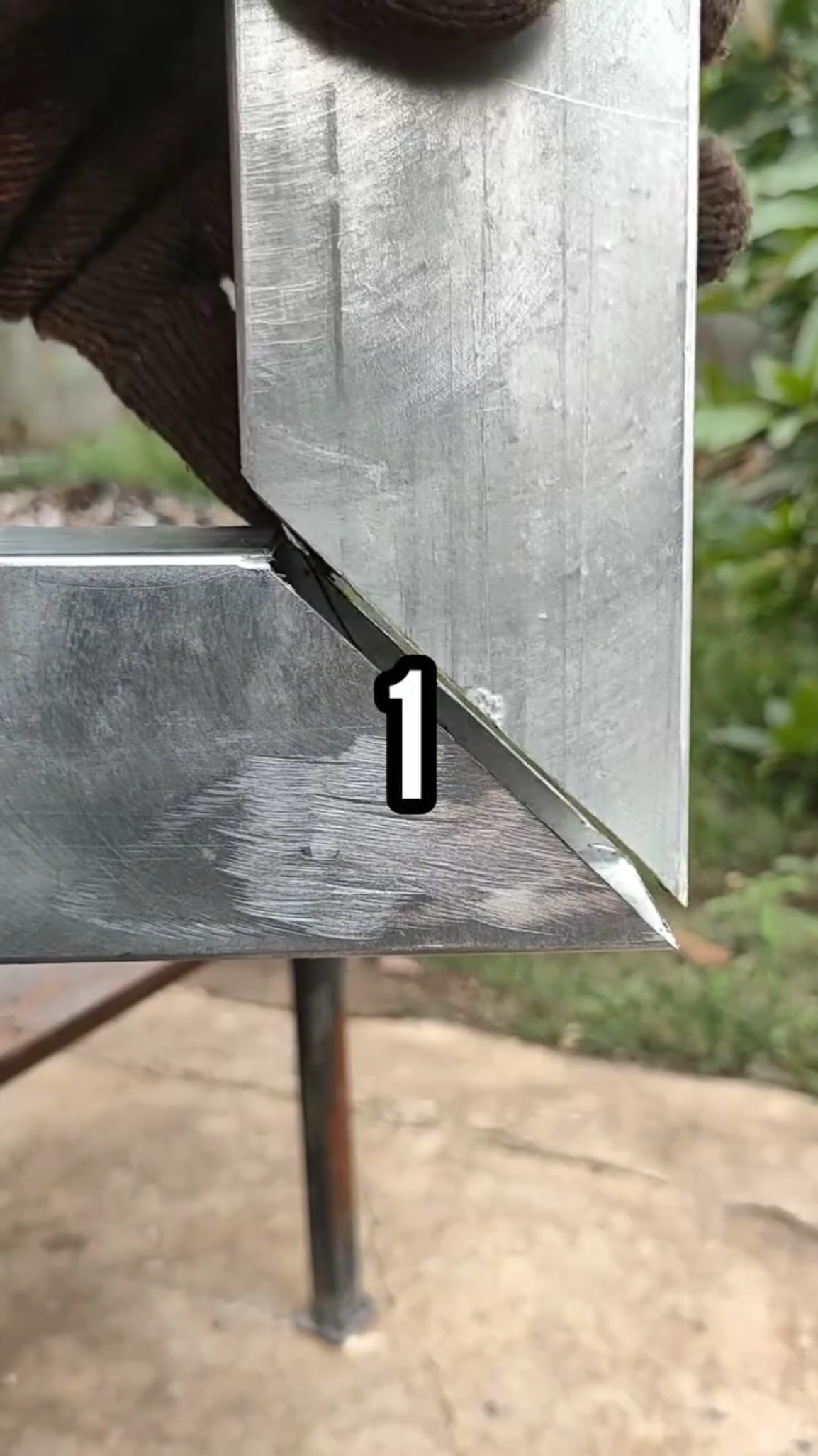 Some secret tips and tricks for metal joint welders that you need to know if you want to become a master #DIY #art #welder #weldingart #fabraction #weldingcreativetools #tipsandtricks #metalwork #weld #weldingjobs #techniques #weldingproject #DIY #perfectwelding #diyproject #perfectweld #weldinggirl #weldingrod #femalewelder 