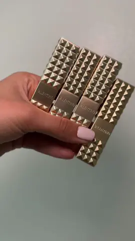 Enamorense conmigo😍 los ame todos 🫶🏼 la duracion es increible y la textura ni hablar♥️♥️♥️ @Valentino.Beauty @sephora #giftedbyvalentinobeauty #spikevalentino 