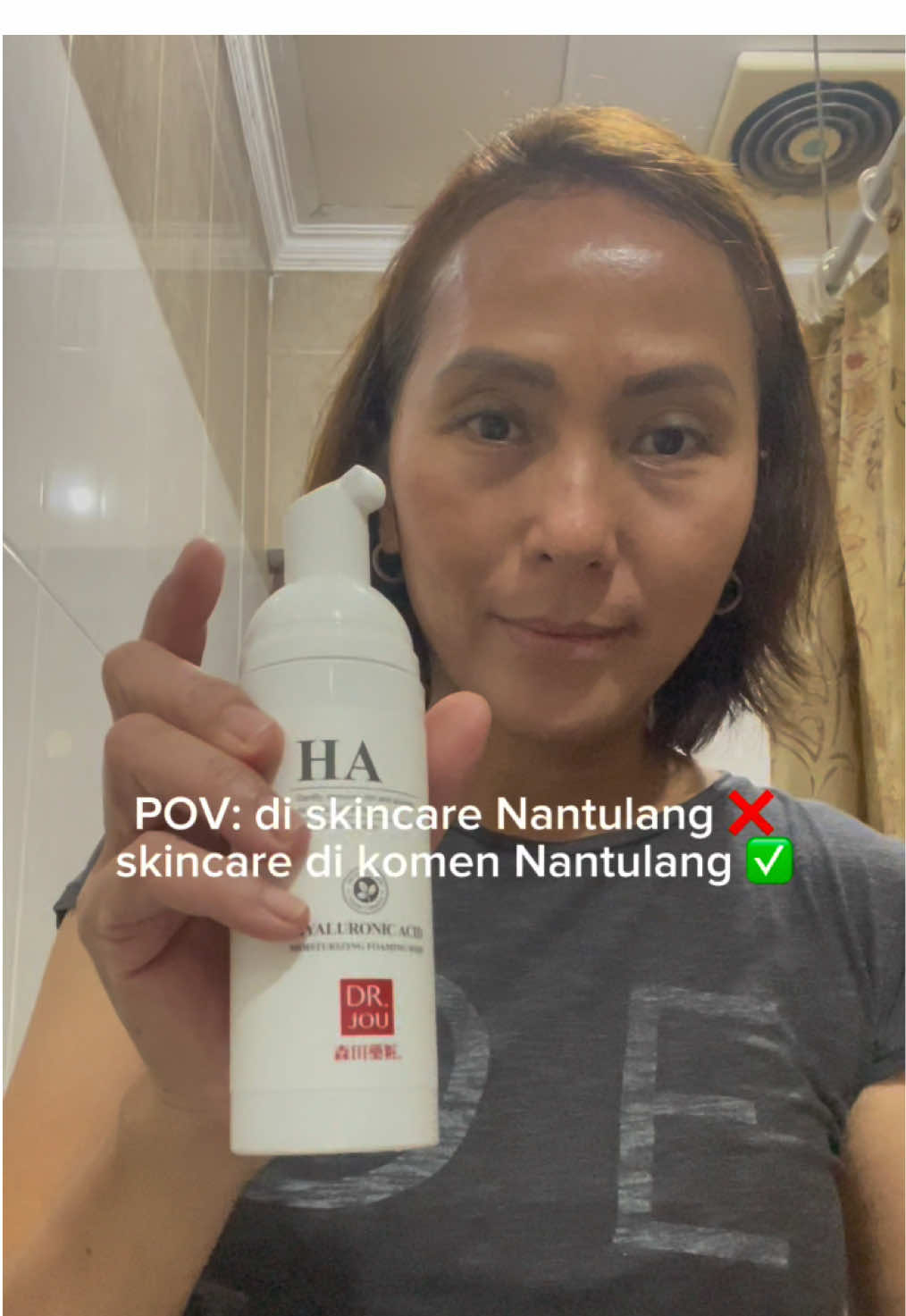 Udah cantik makin cantik 🤭 Nantulang ini rajin cuci muka pake Dr JOU, makanya bisa glow up kayak begini 😍 Kalau kamu, kapan mau glow up nya? MinJou tungguin yah 🤭 Gentle Whip Cleanser✨ 🥇Award Wining Anti-Aging Facial Wash 🥰 Shop Now — 🛍️Shopee/Tokopedia/Tiktok Drjou_Indonesia #kerutan #keriput #kulitkencang #skincare #antiaging #sabunmuka #facialcleanser #facewash #healthyskin #wrinkles #kulitberminyak #kulitkusam #kulitcantik #awetmuda #skincareroutine #skincareviral #drjou #gentlewhipcleanser