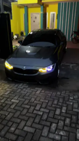 kembali lagi di garasi kuning