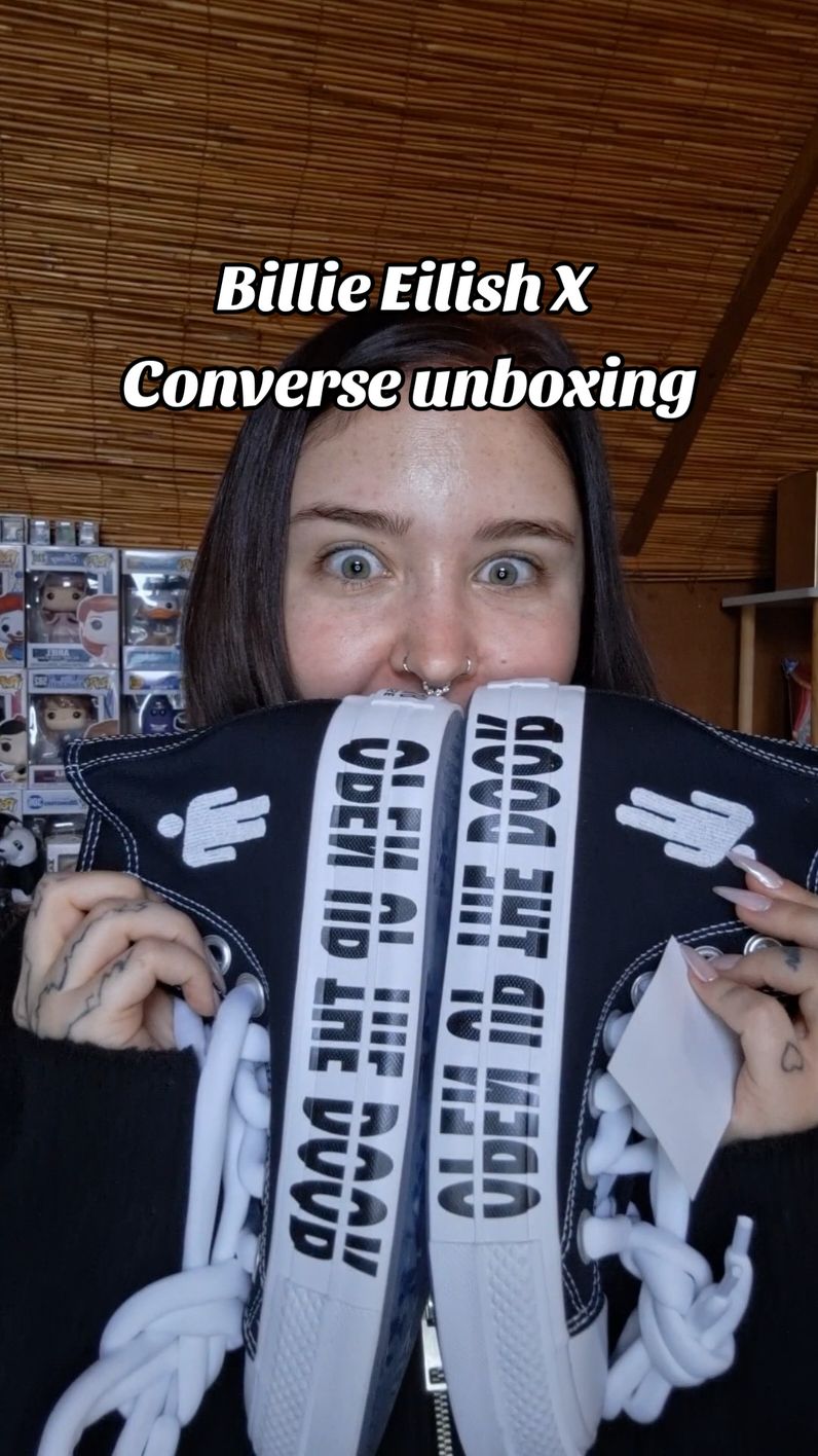 @BILLIE EILISH X @Converse unboxing!!😍👟 #billieeilish #4u #fyp #foryou #foryoupage